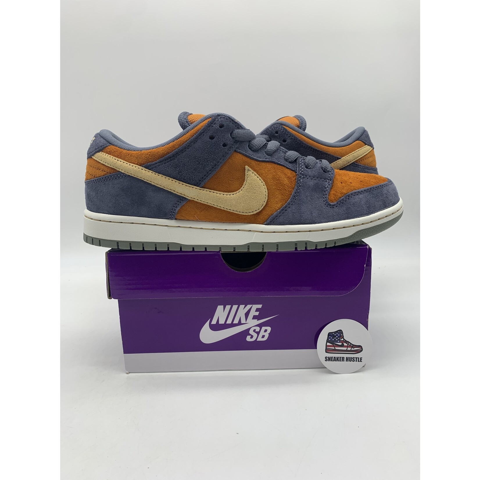 Nike SB Nike SB Dunk Low Light Carbon Monarch