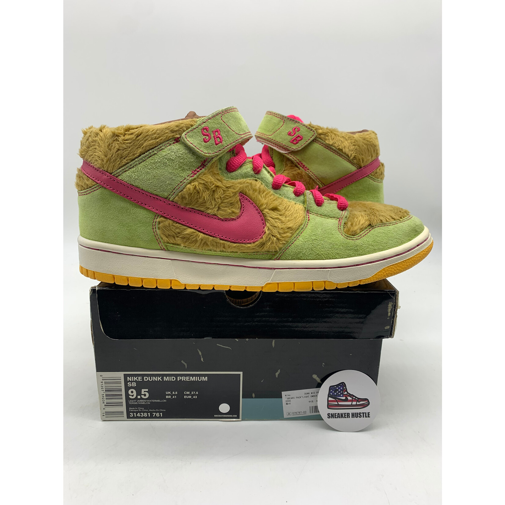 Nike SB Nike SB Dunk Mid Mama Bear