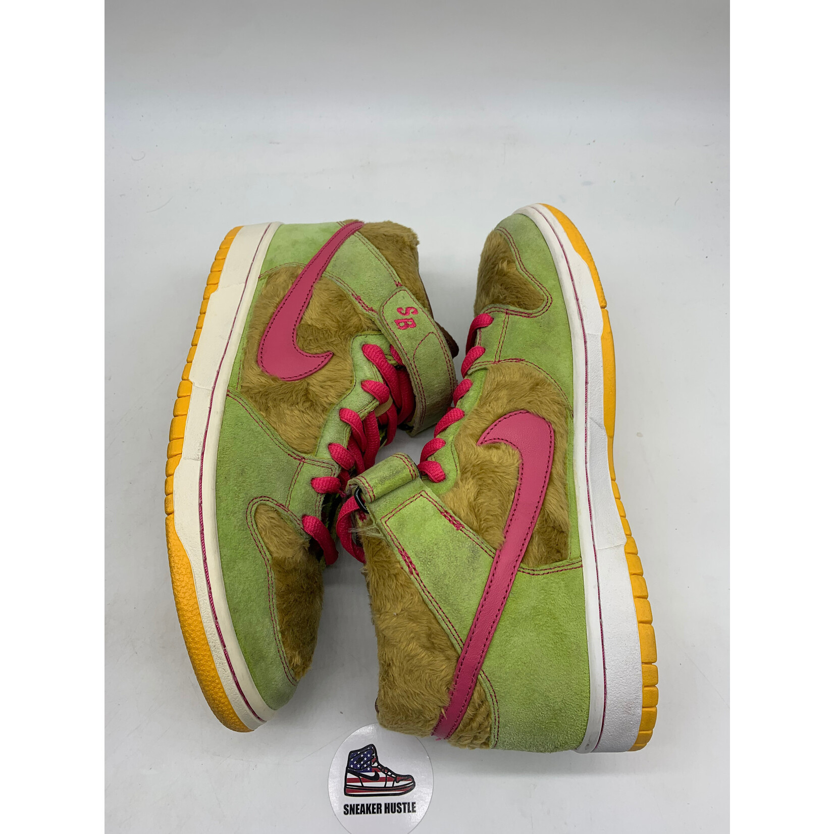 Nike SB Nike SB Dunk Mid Mama Bear