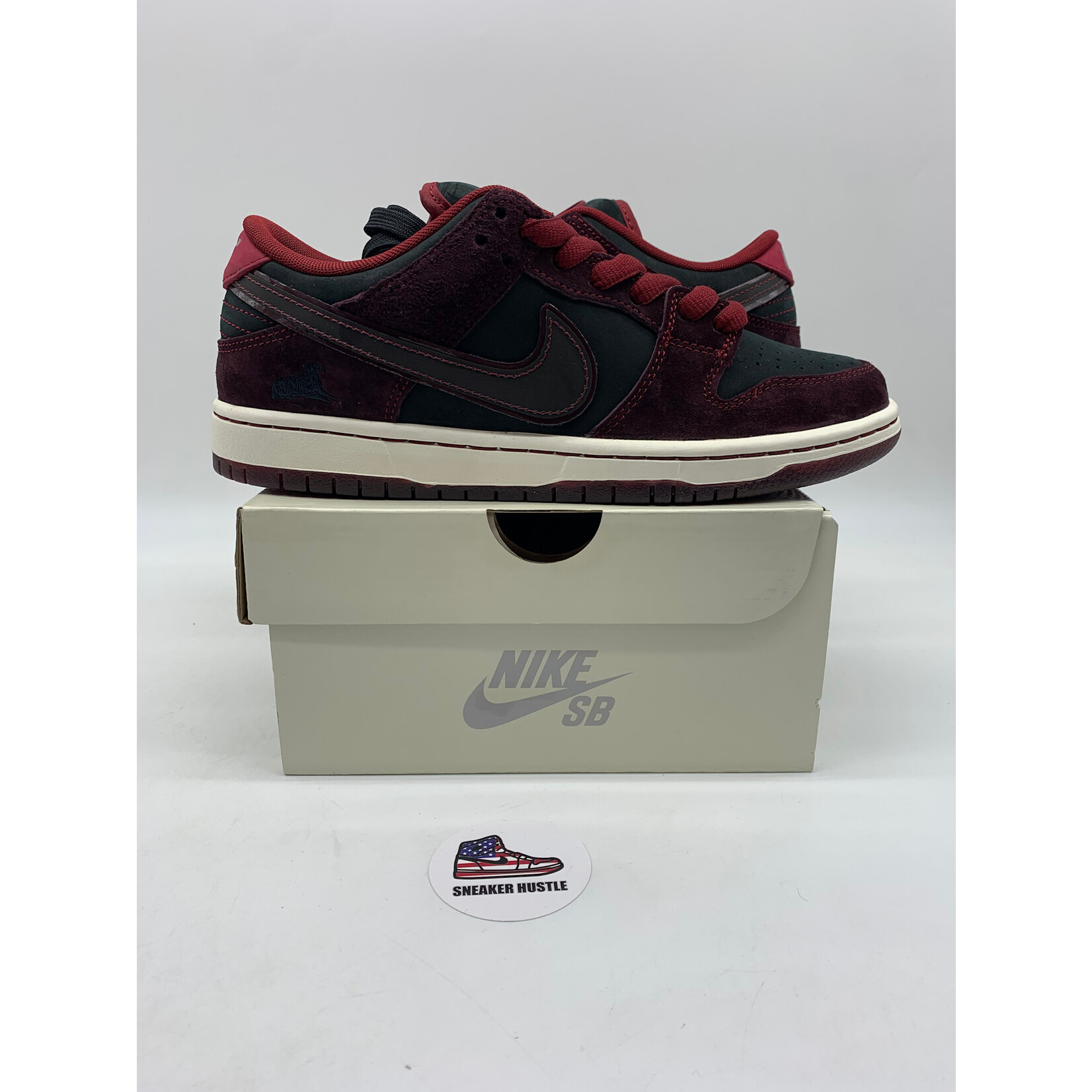 Nike SB Nike SB Dunk Low Riot Skateshop