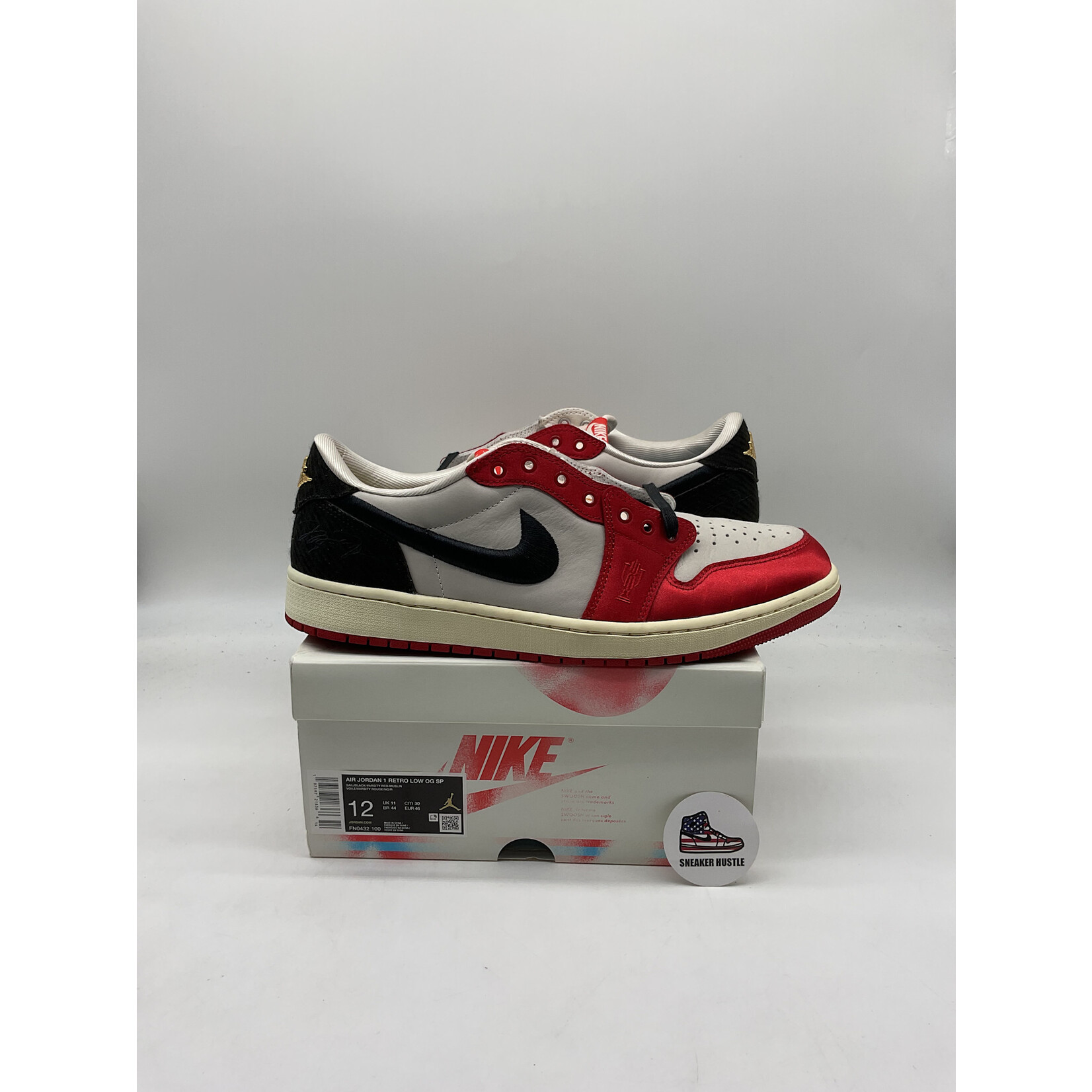 Air Jordan Jordan 1 Retro Low OG Trophy Room Rookie Card Away