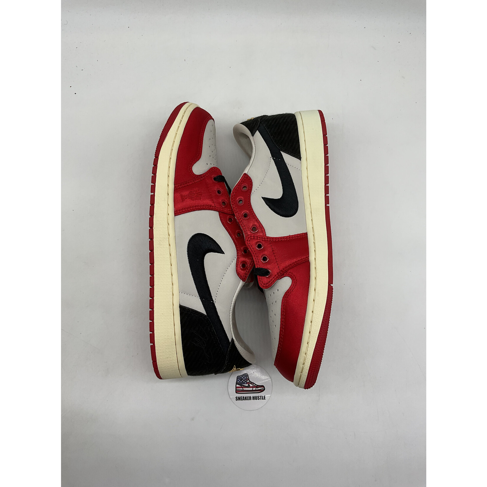 Air Jordan Jordan 1 Retro Low OG Trophy Room Rookie Card Away