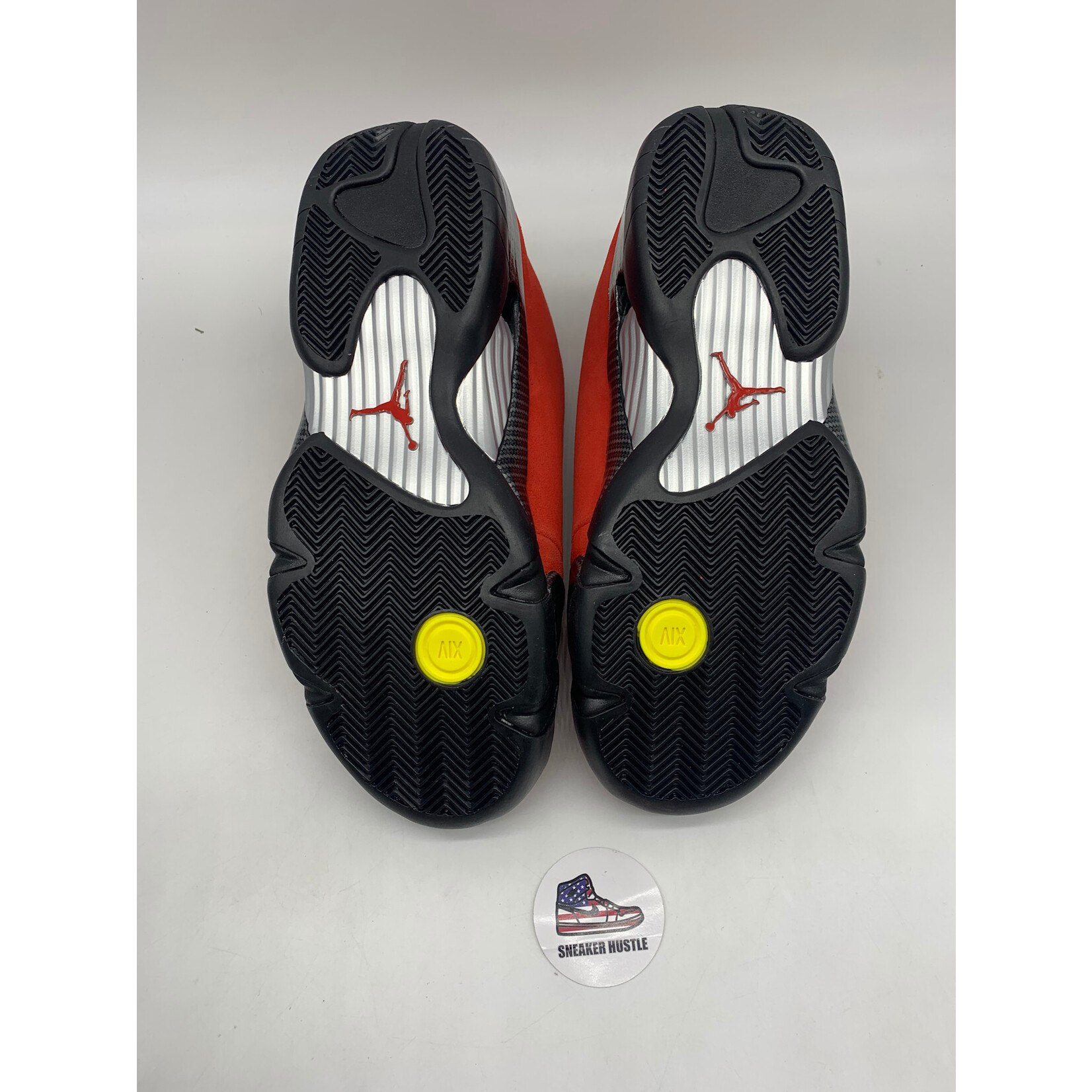 Air Jordan Jordan 14 Retro Ferrari (2025)