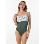 Suffolk Harvest Leaves Pinch