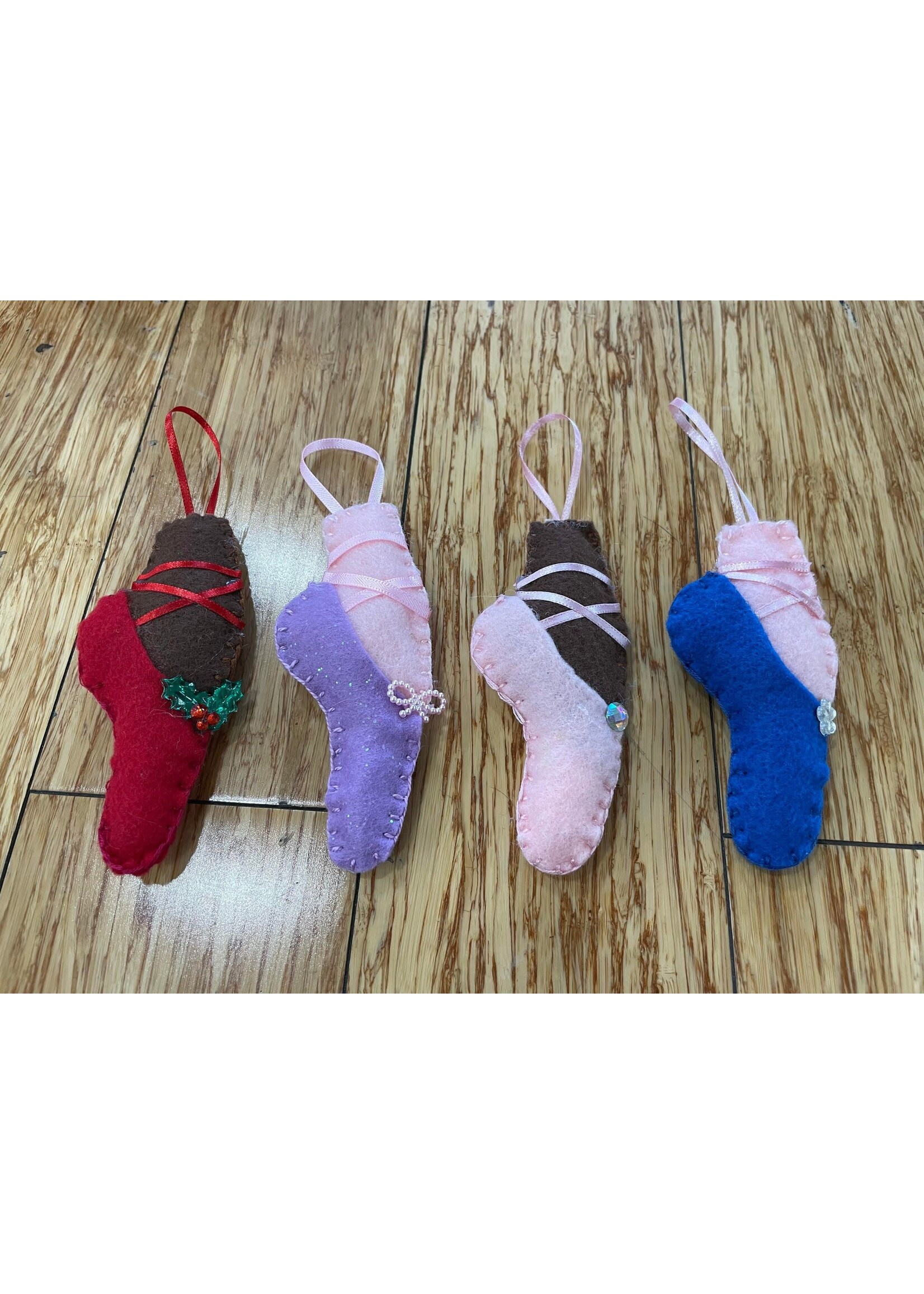 Dancing Girl Fashions Dancing Girl Fashions Pointe Shoe Ornament (Assorted)
