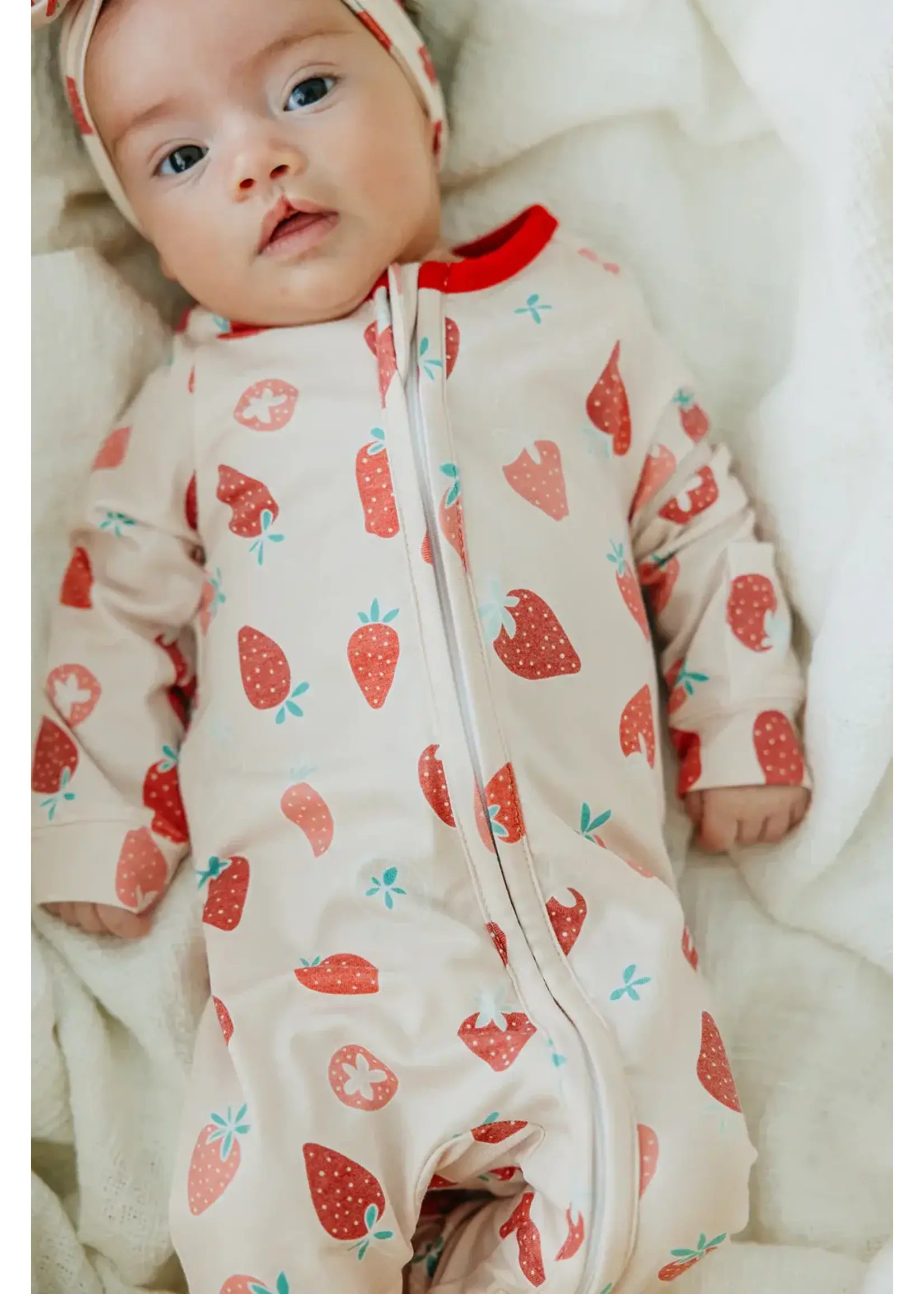 Copper Pearl Copper Pearl Zip Up Footie Pajama Strawberry