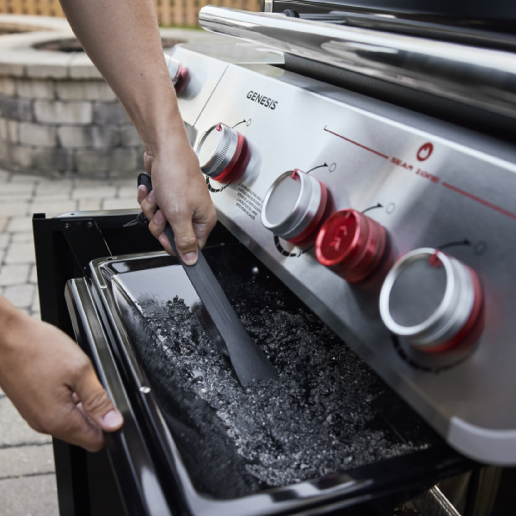 Weber Genesis E-335C NG SS ($150 Off)