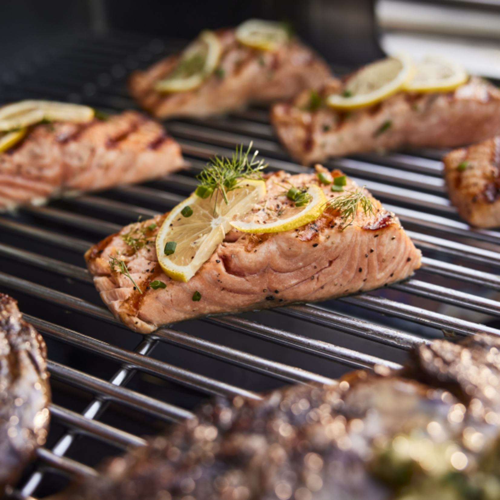 Weber Genesis S-335C NG SS (Save $200)