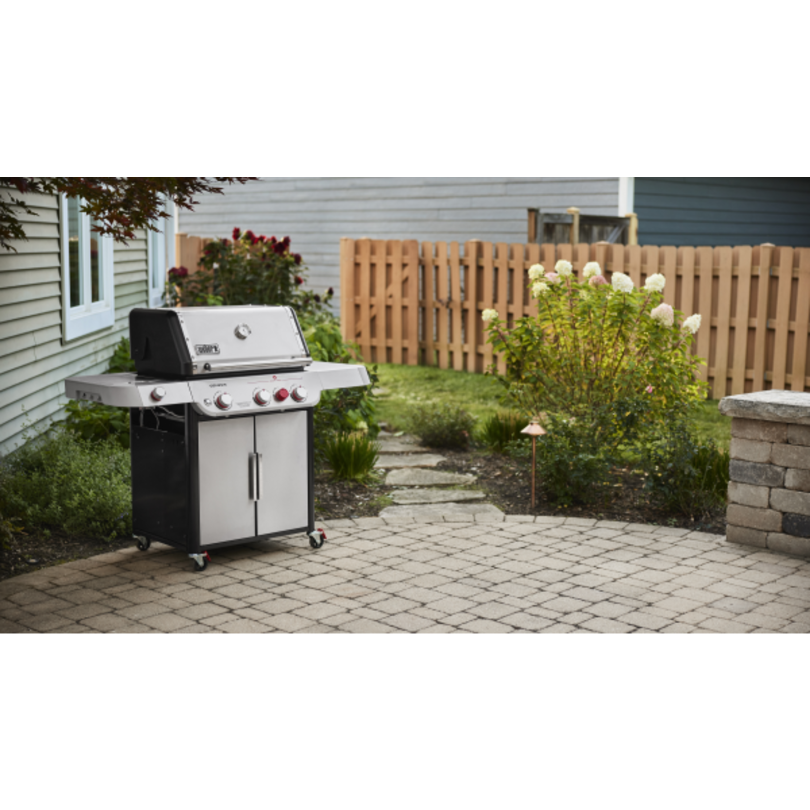 Weber Genesis S-335C NG SS (Save $200)