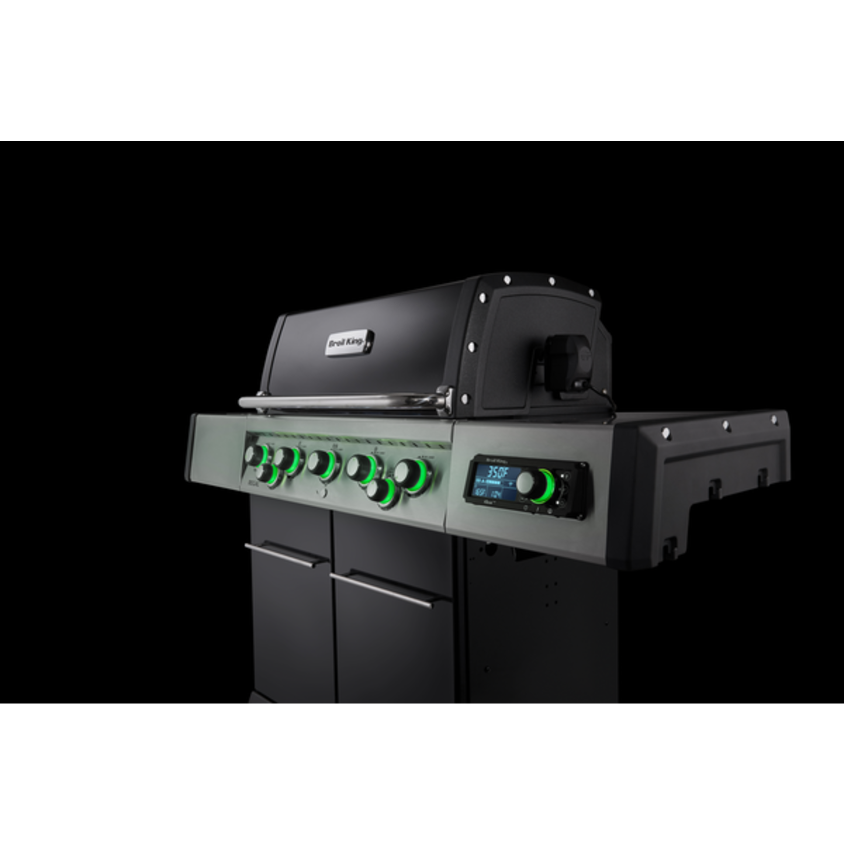 Broil King Regal™ Q 590 Pro IR NG (Save $200.00)