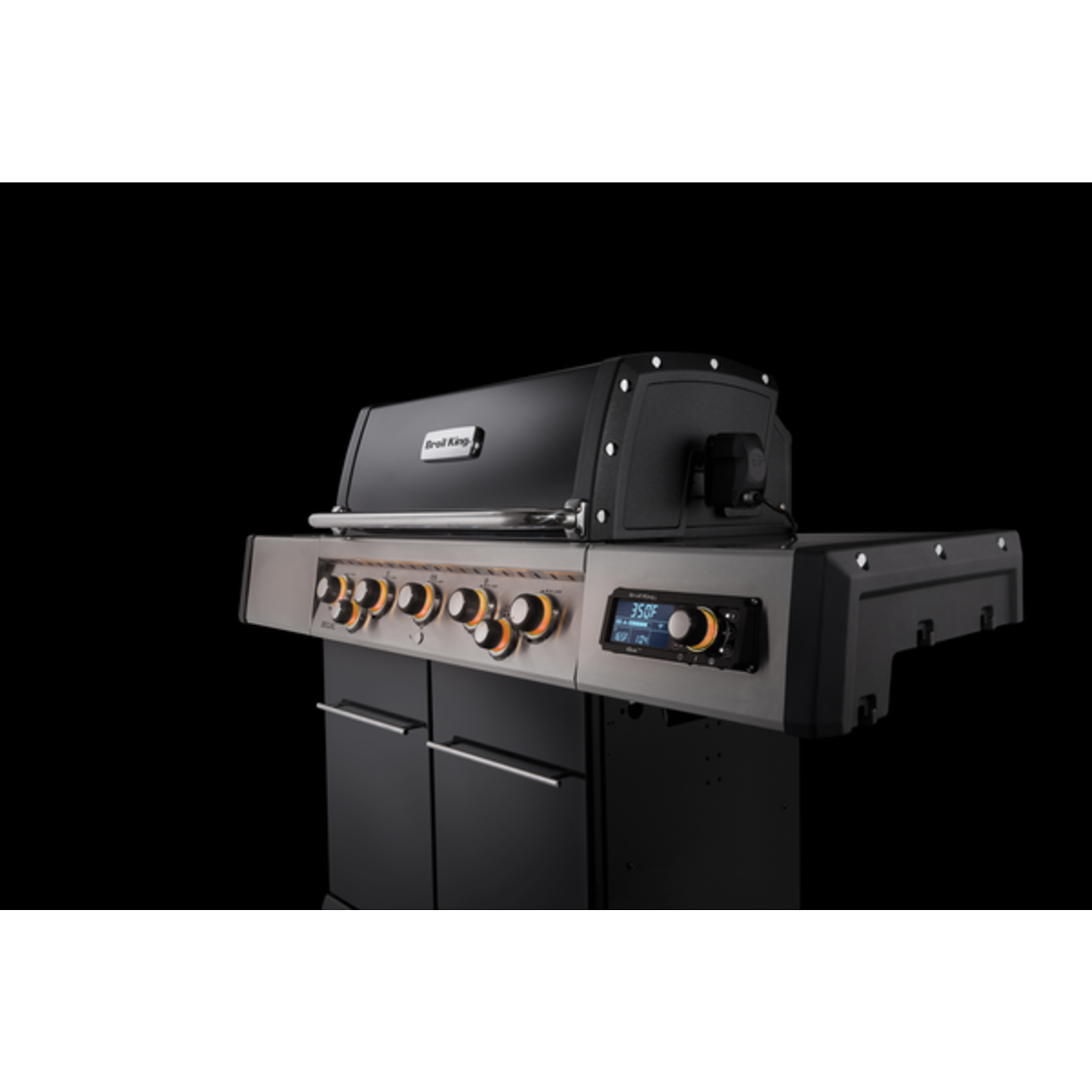 Broil King Regal™ Q 590 Pro IR NG (Save $200.00)