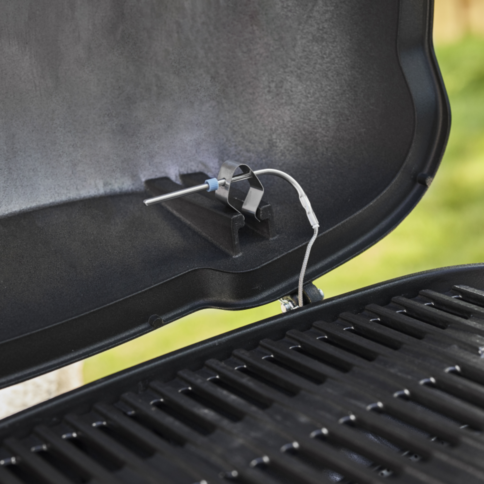 Weber Q 2800N+ Black LP Grill (with stand)