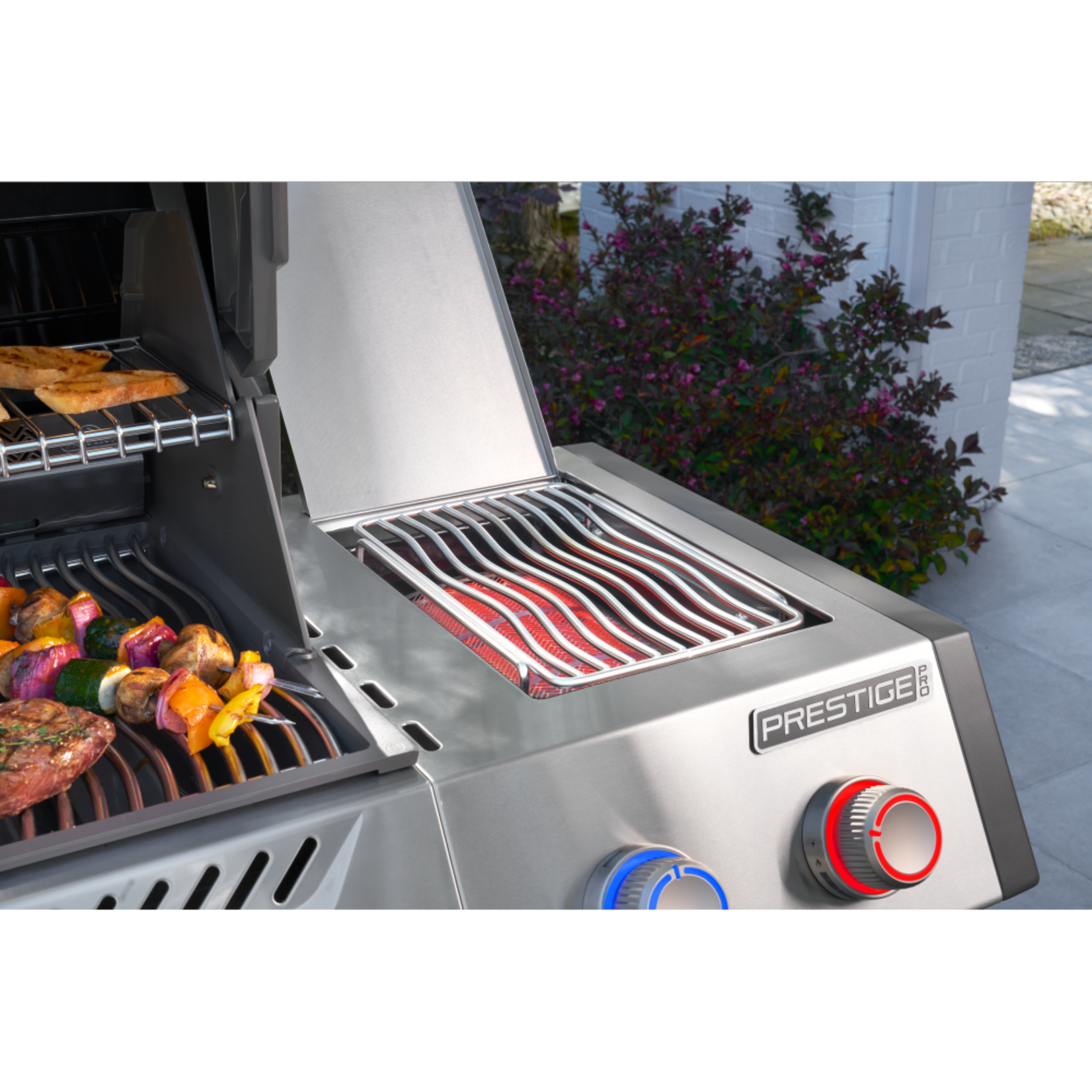 Napoleon Prestige® PRO 500 Natural Gas Grill with Smart Technology