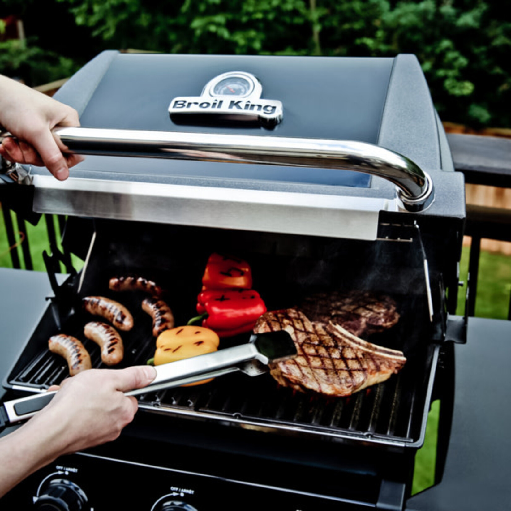 Broil King Royal 320 Shadow - NG (Broil King Spring 2026 - Save $50.00)