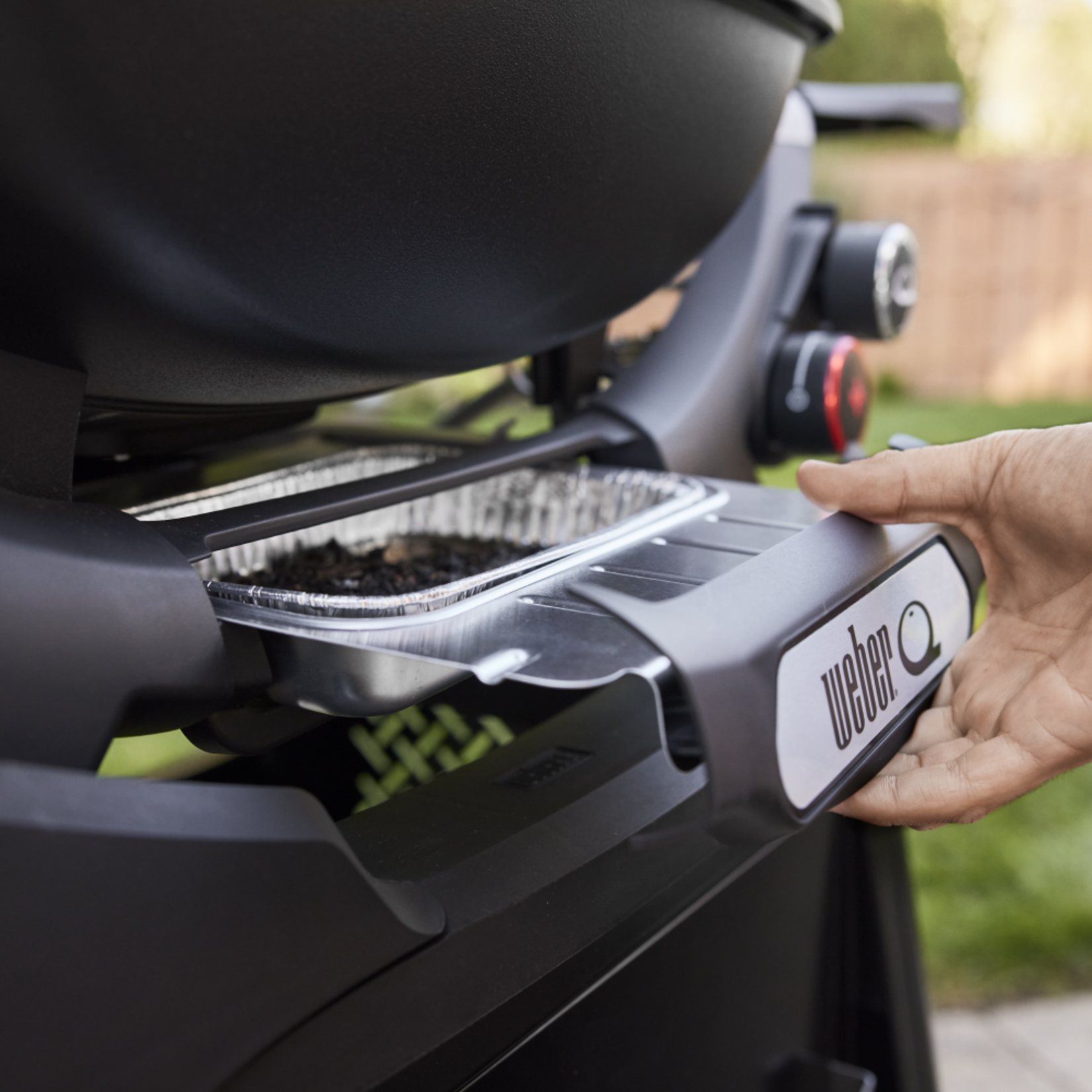 Weber Q 2800N+ Flame Red