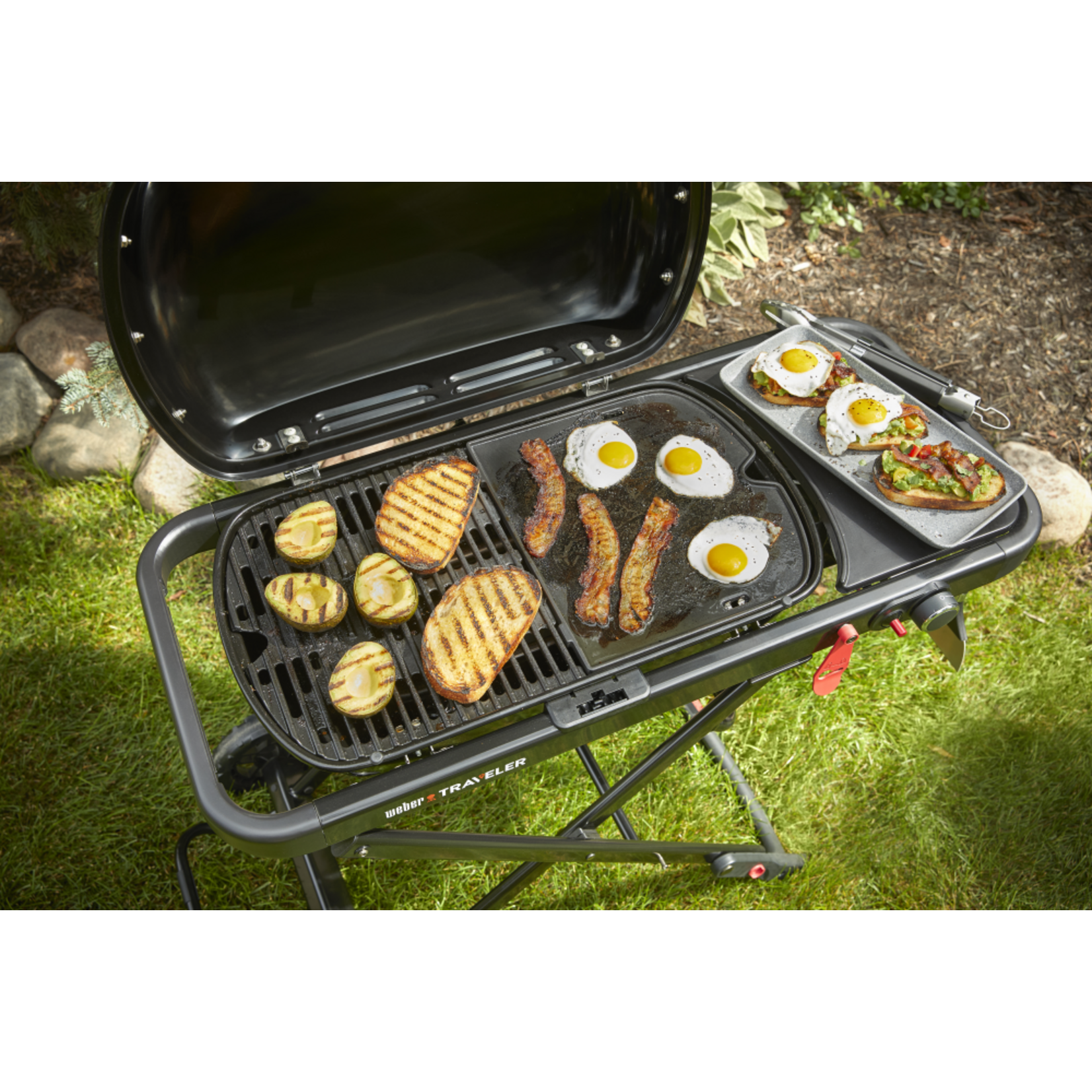 Weber Traveler Portable Gas Grill LP Blk
