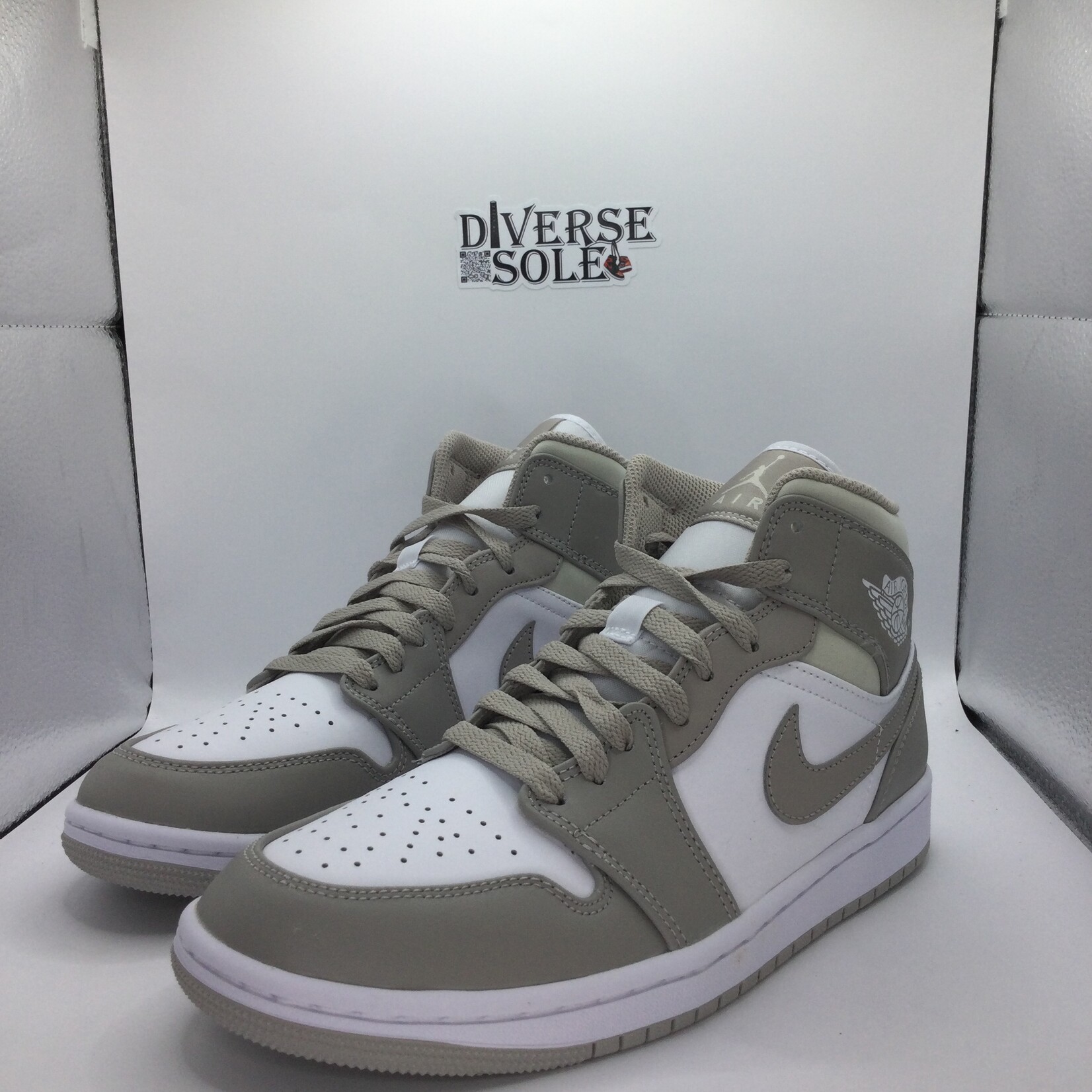 Jordan 1Mid Linen