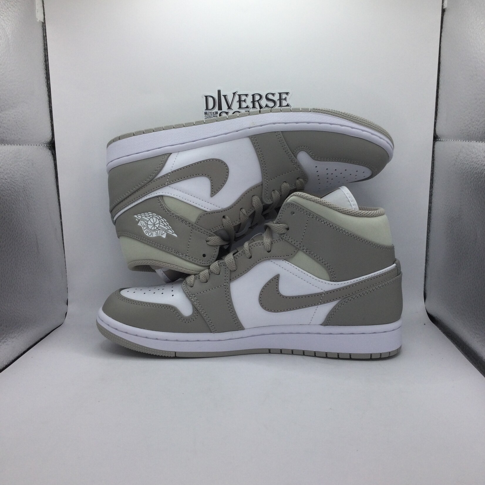 Jordan 1Mid Linen