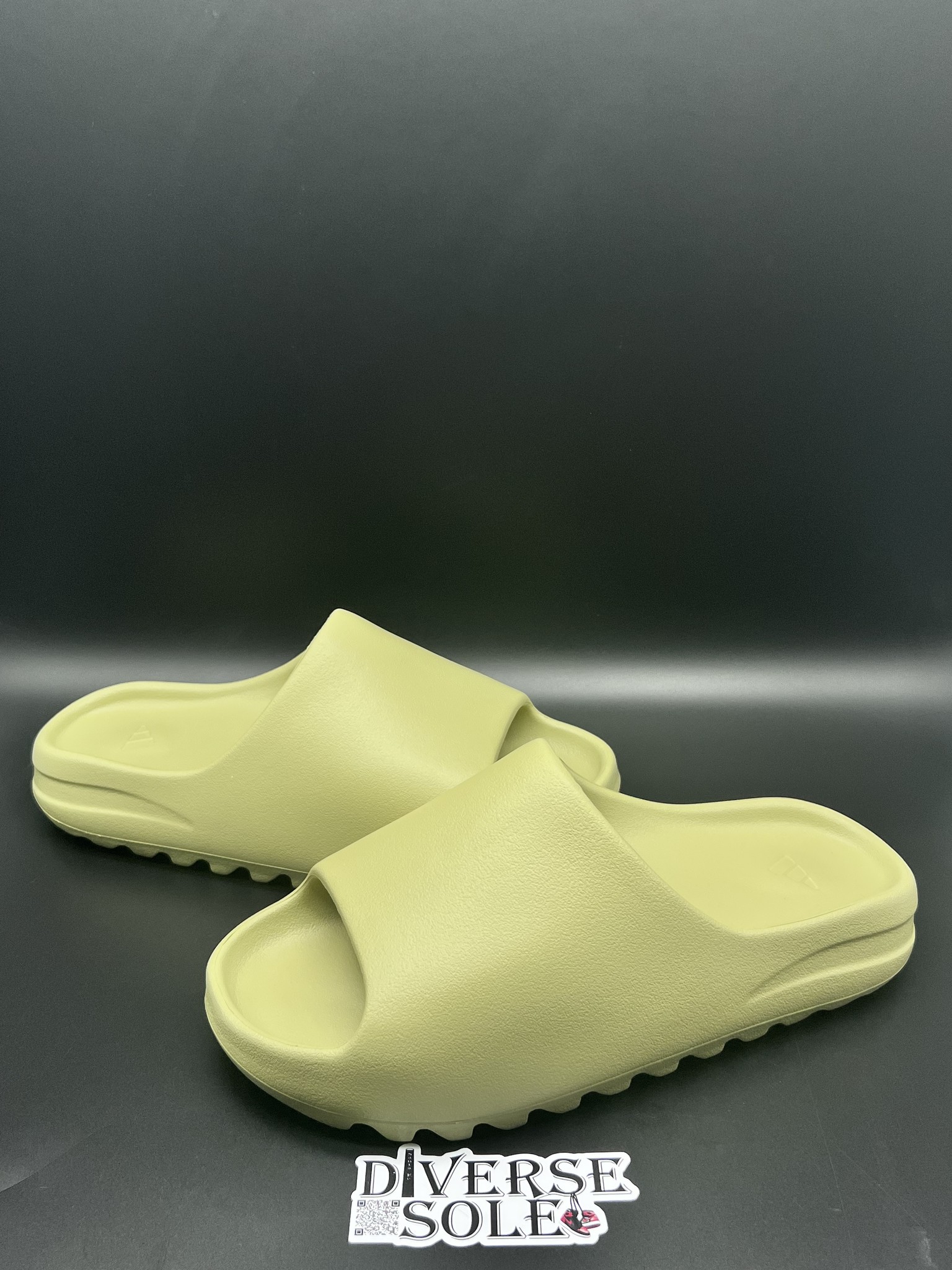 Yeezy Slide Resin - Diverse Sole