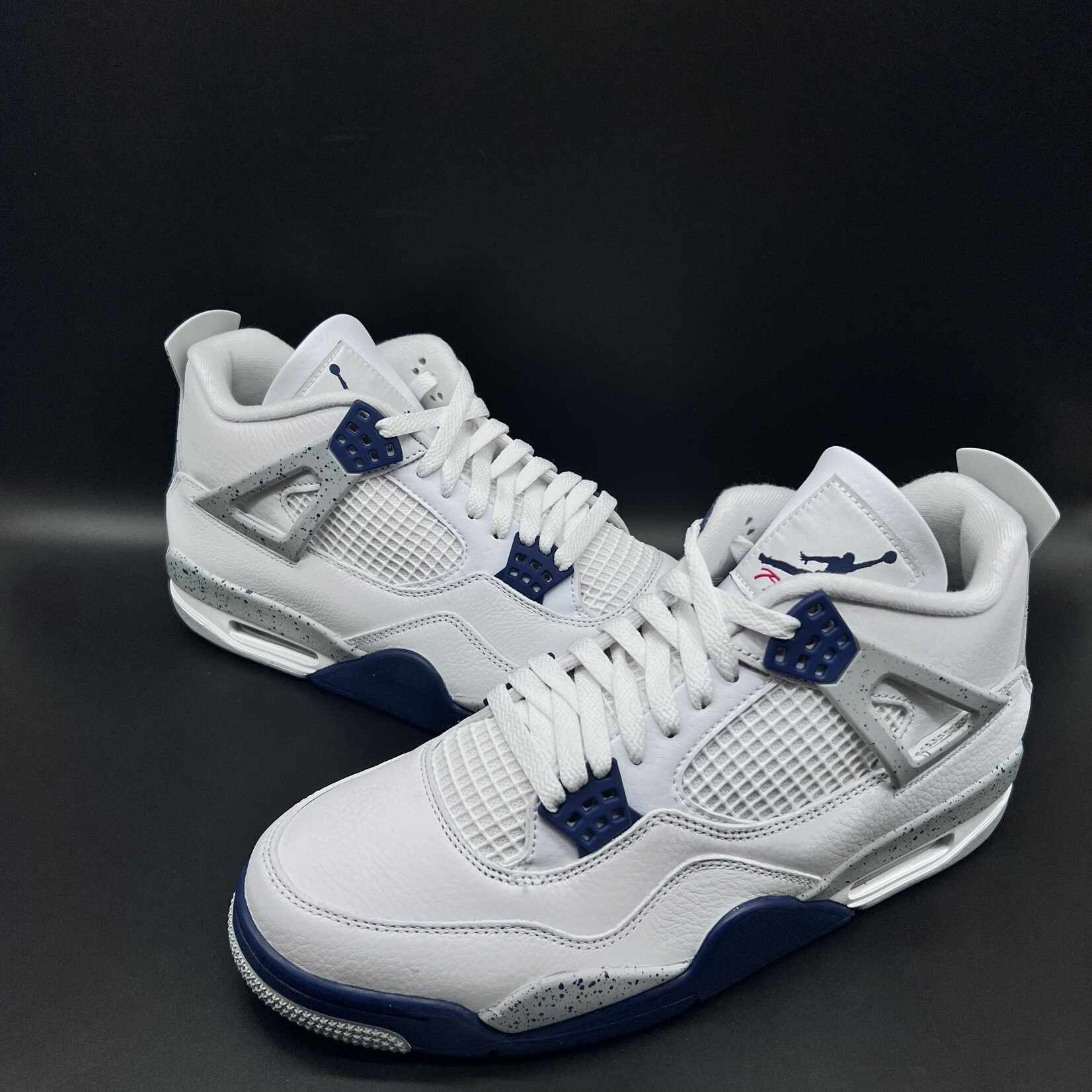 Air Jordan 4 Midnight Navy 