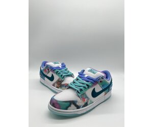 nike-sb-dunk-low-futura-
