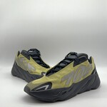 Yeezy Boost 700 MNVN Resin