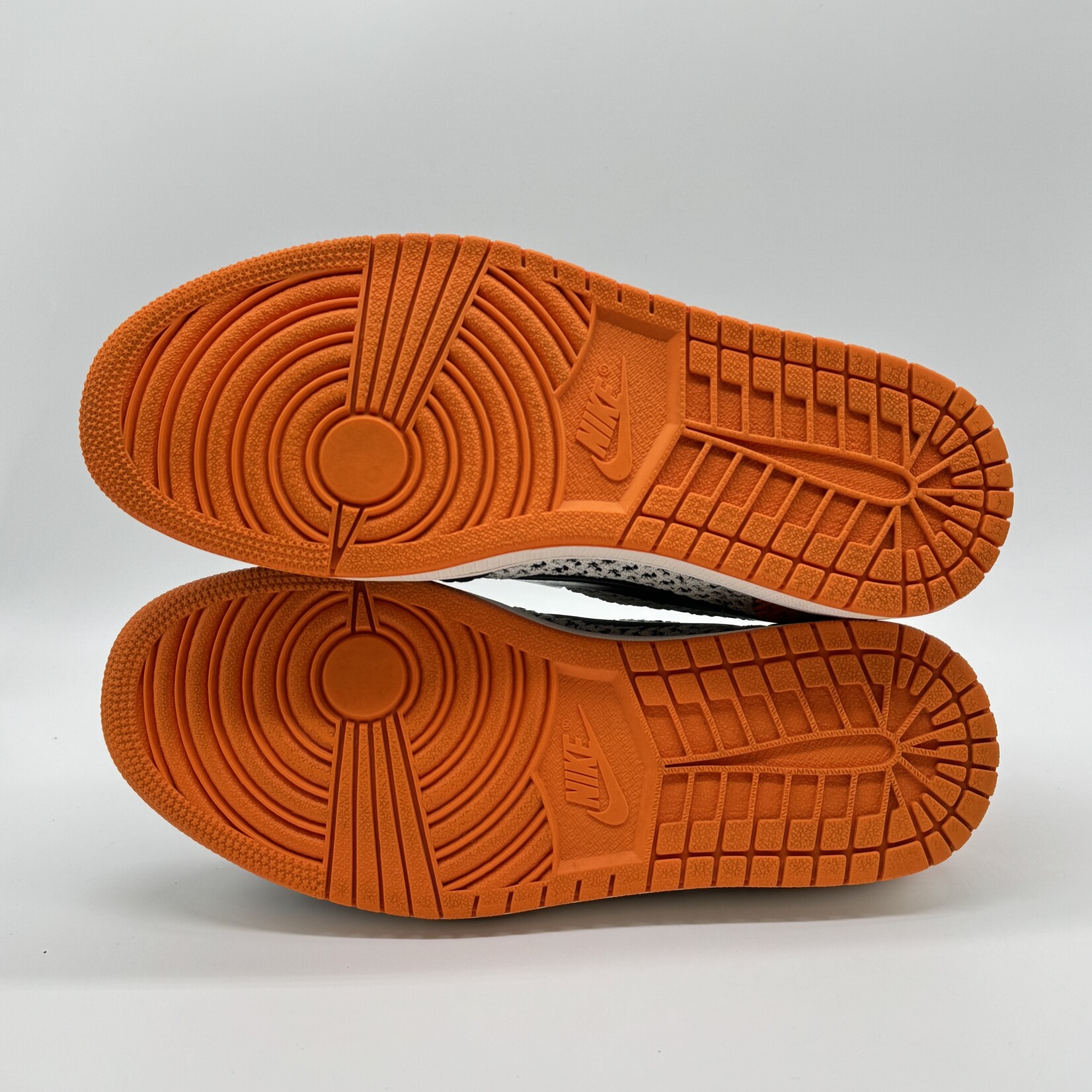 Jordan 1 Retro Low Flyknit Shattered Backboard - Diverse Sole Jordan 1 Retro Low Flyknit Shattered Backboard - Diverse Sole