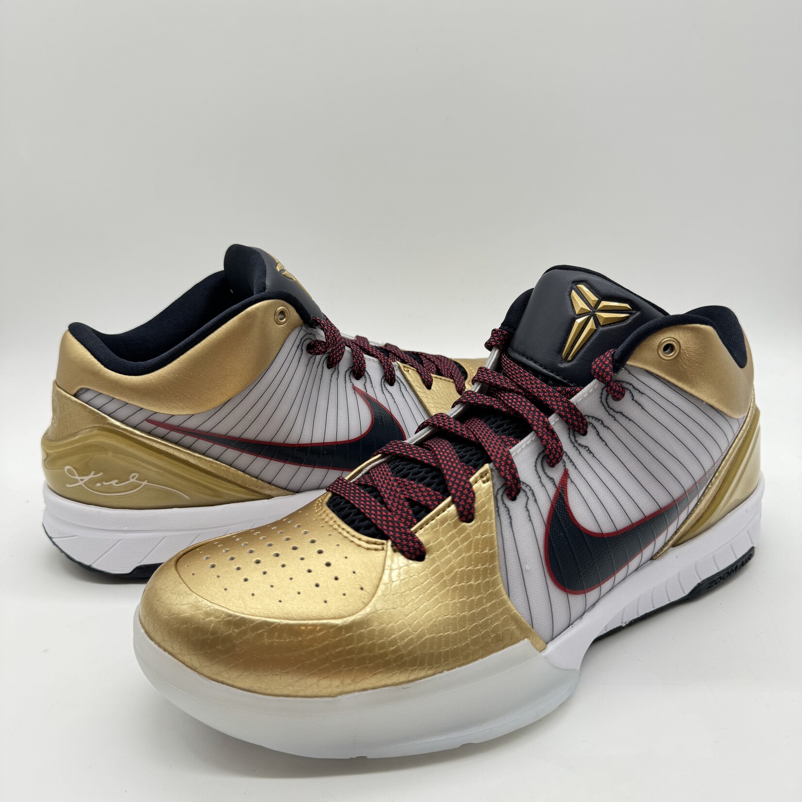Nike kobe gold outlet