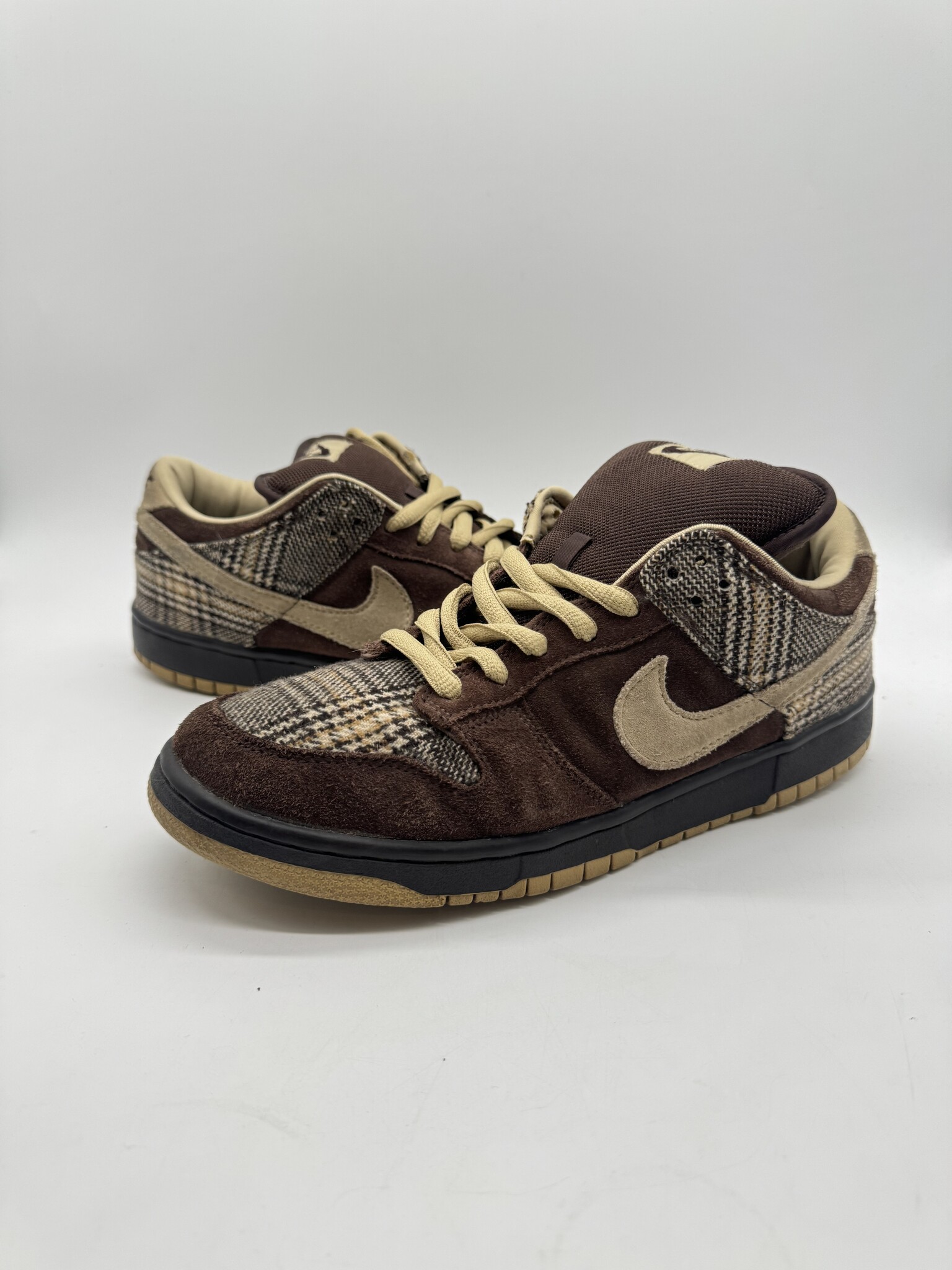 Nike SB Dunk Low Tweed Diverse Sole