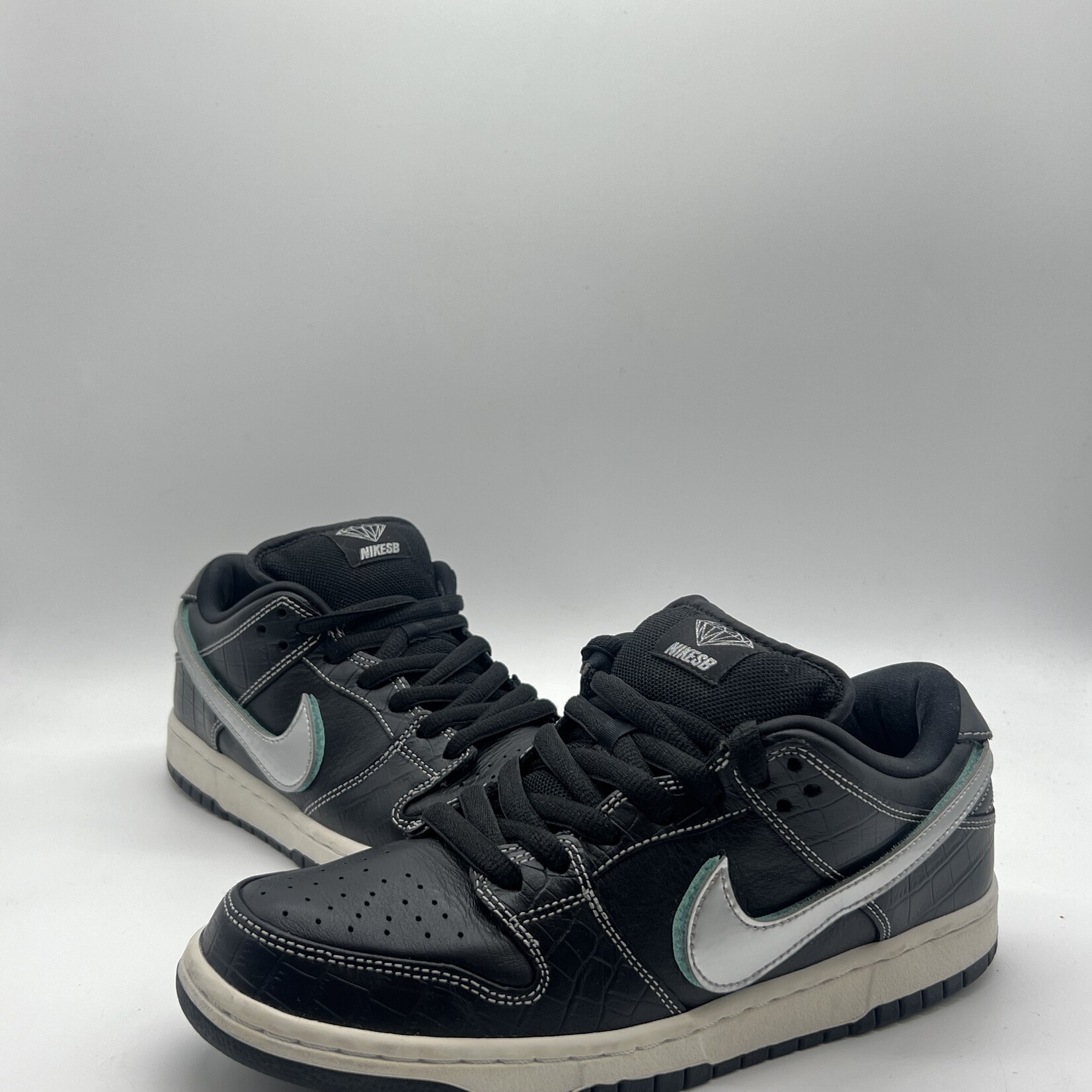 Nike SB Dunk Low Diamond Supply Co.