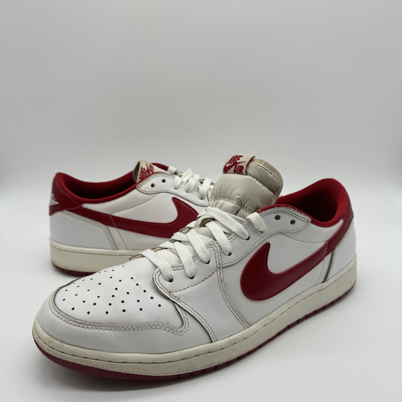 Jordan 1 Retro Low White Varsity Red