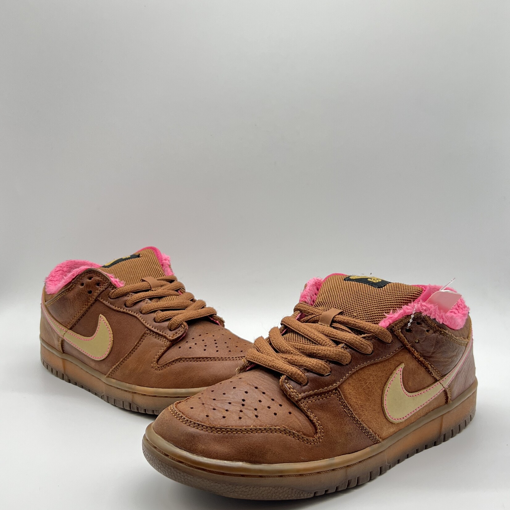 Nike SB Dunk Low Gibson Guitar Case