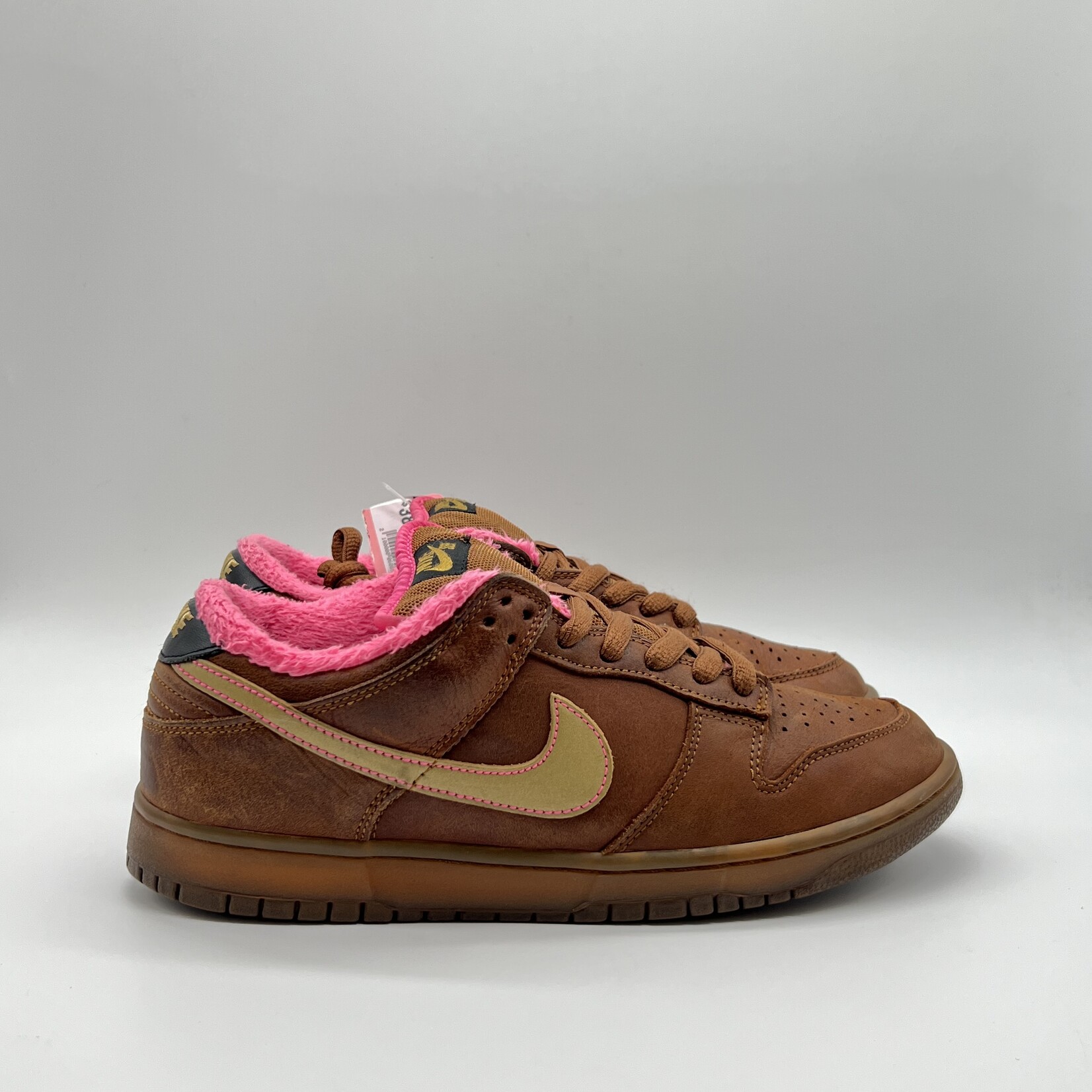 Nike SB Dunk Low Gibson Guitar Case