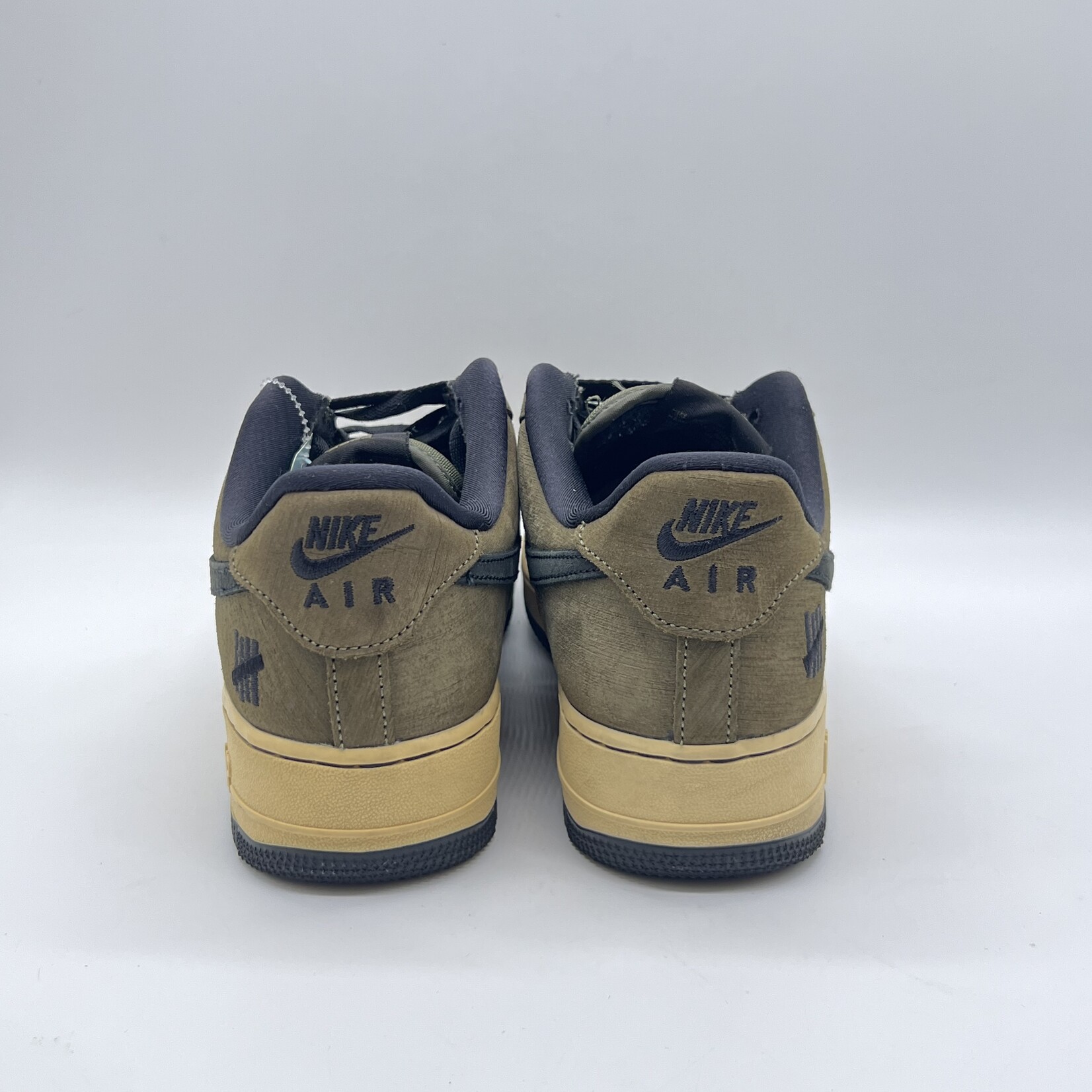 Nike Air Force 1 Low SP Undefeated Ballistic Dunk vs. AF1