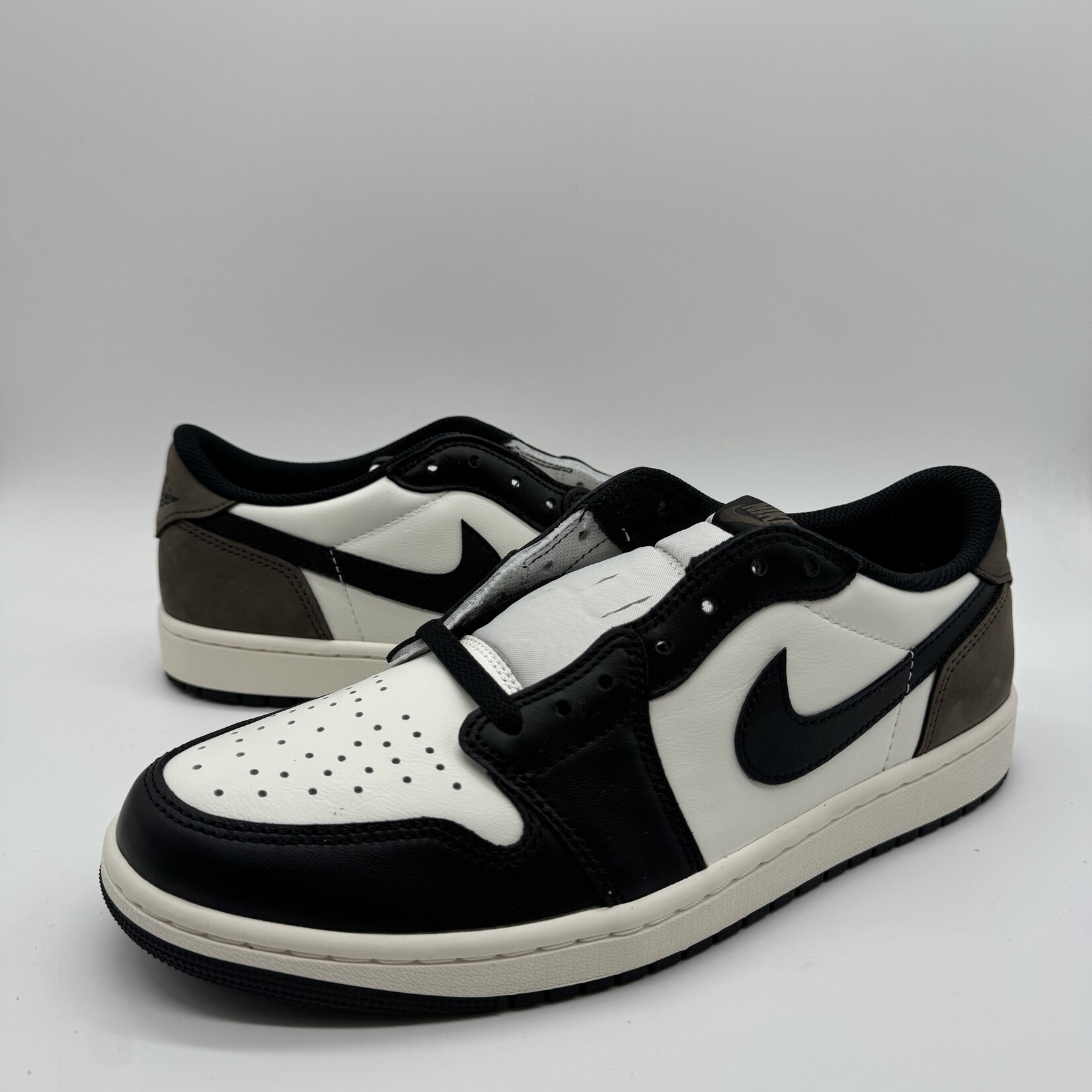 Jordan 1 Retro Low OG Mocha