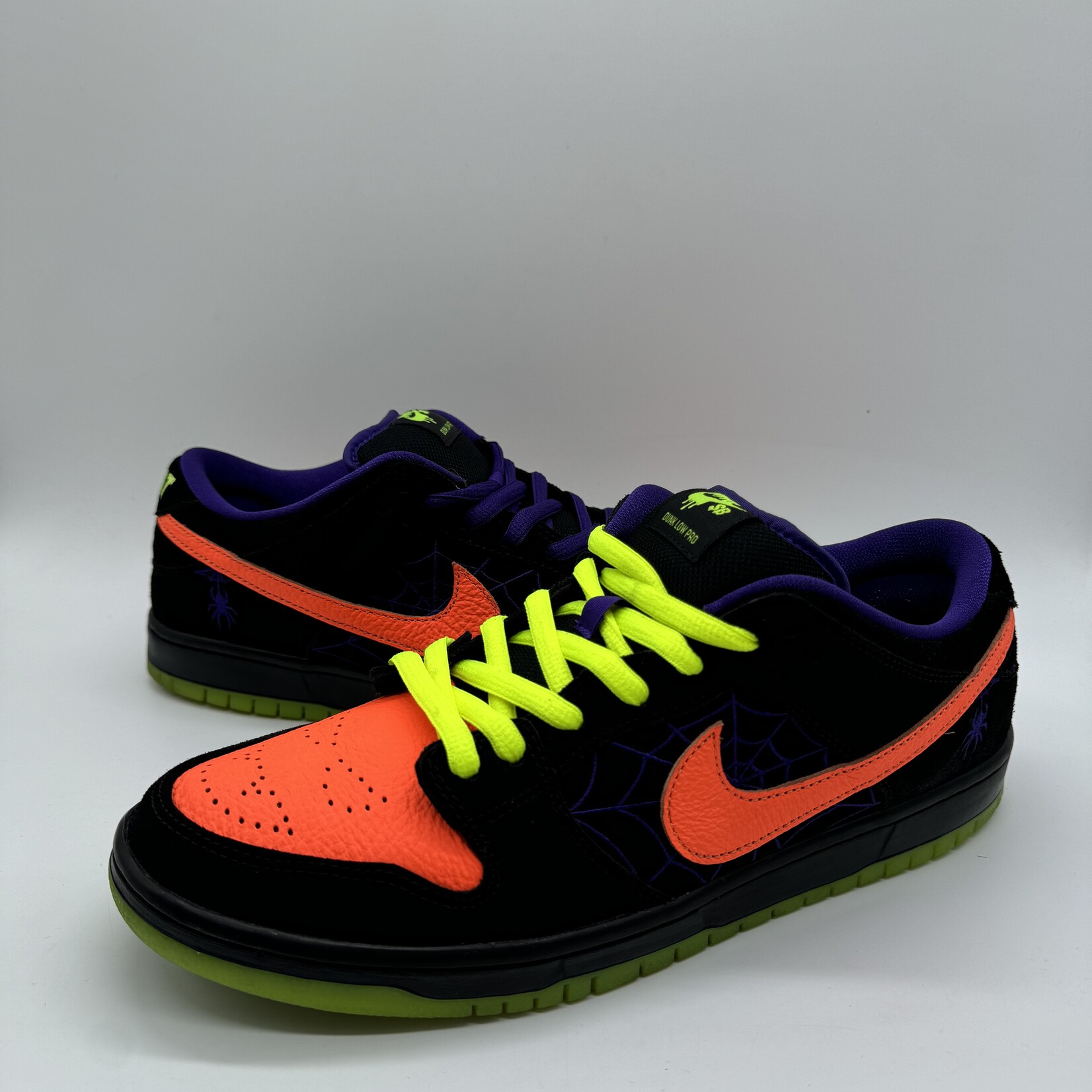 Nike SB Dunk Low Night of Mischief Halloween