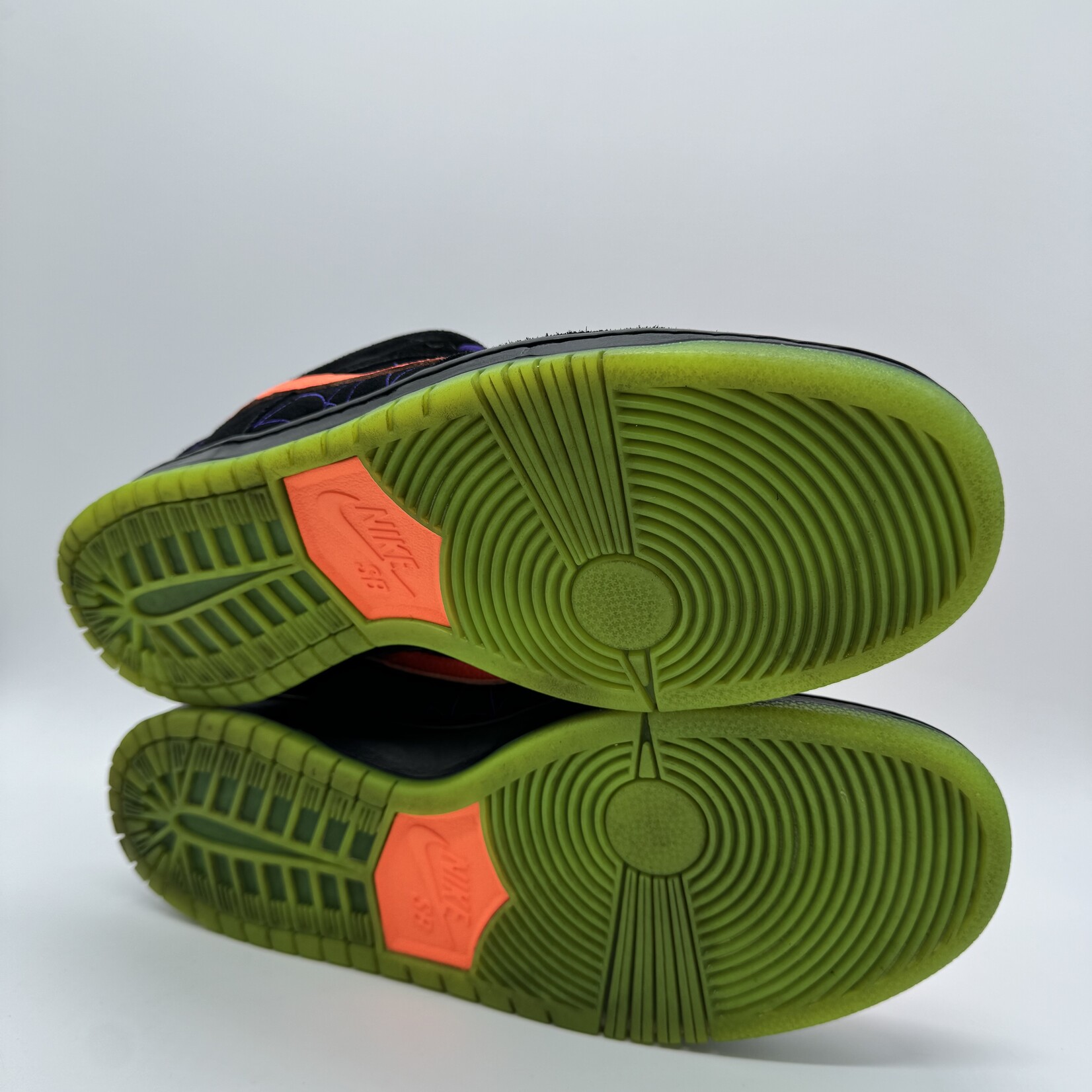 Nike SB Dunk Low Night of Mischief Halloween