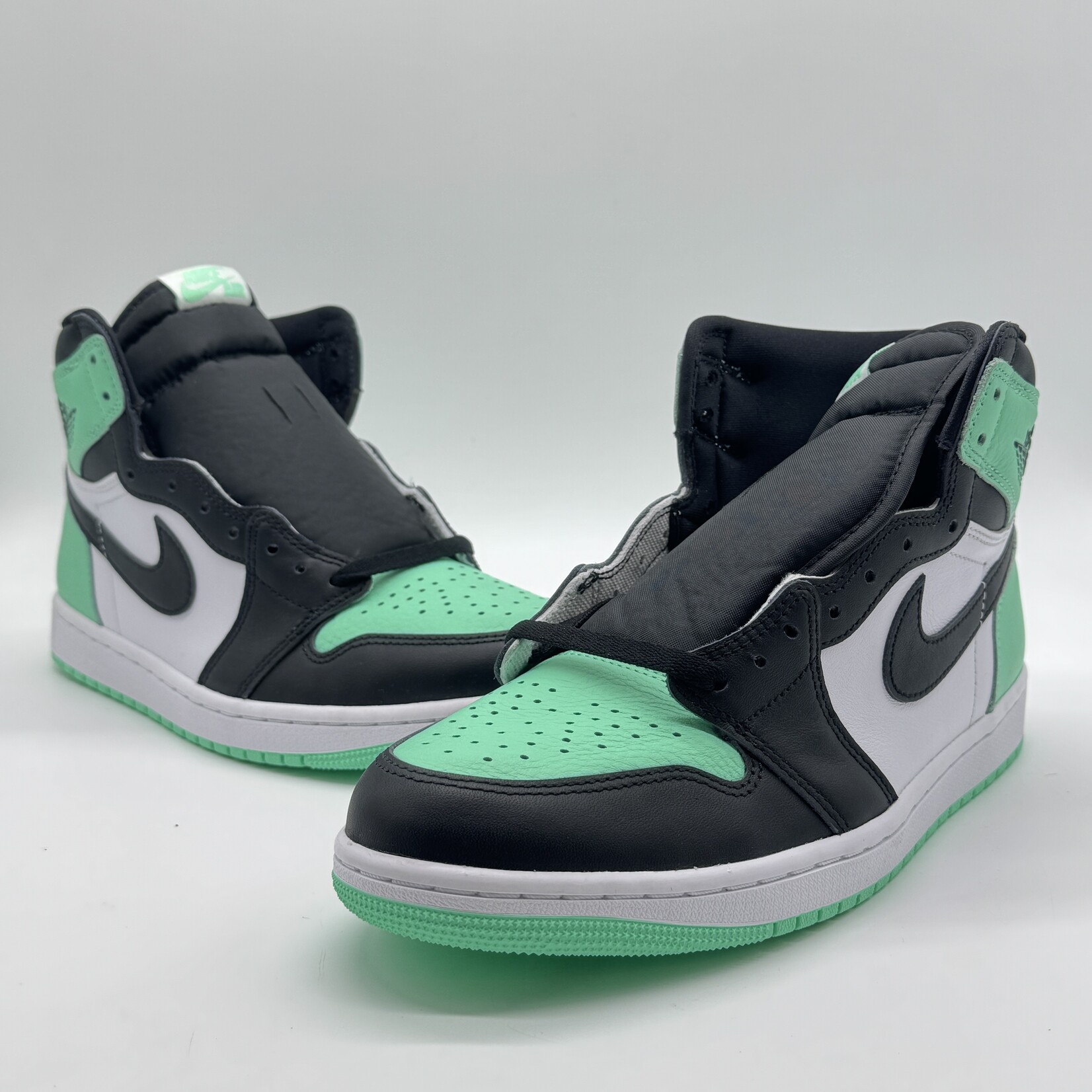 Jordan 1 Retro High OG Green Glow