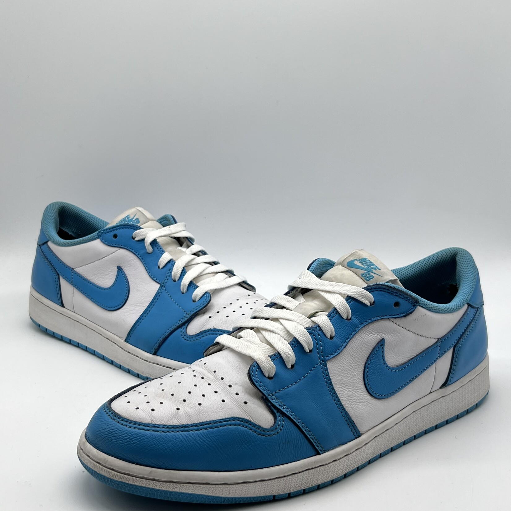 Jordan 1 Low SB UNC