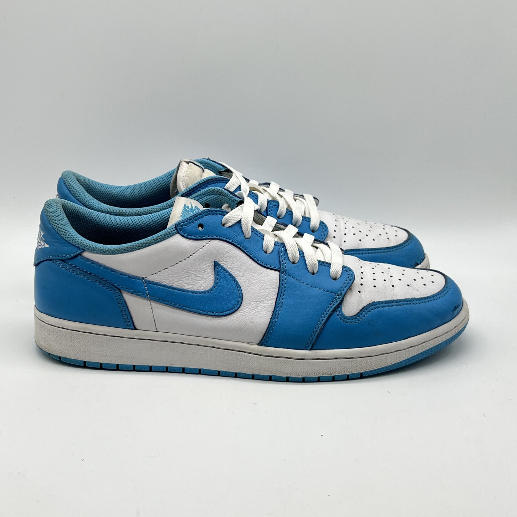 Jordan 1 Low SB UNC