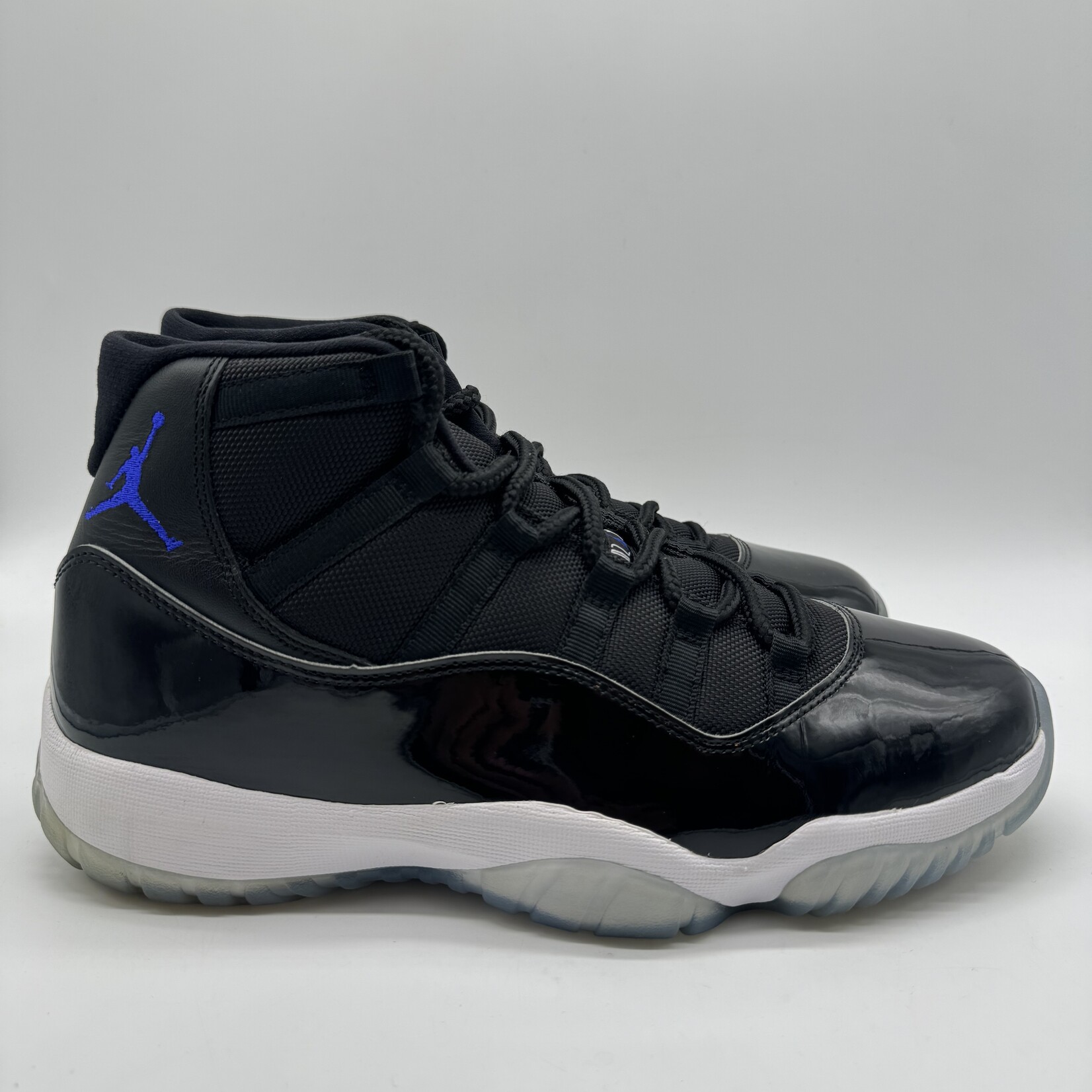 Jordan 11 Retro Space Jam (2016)