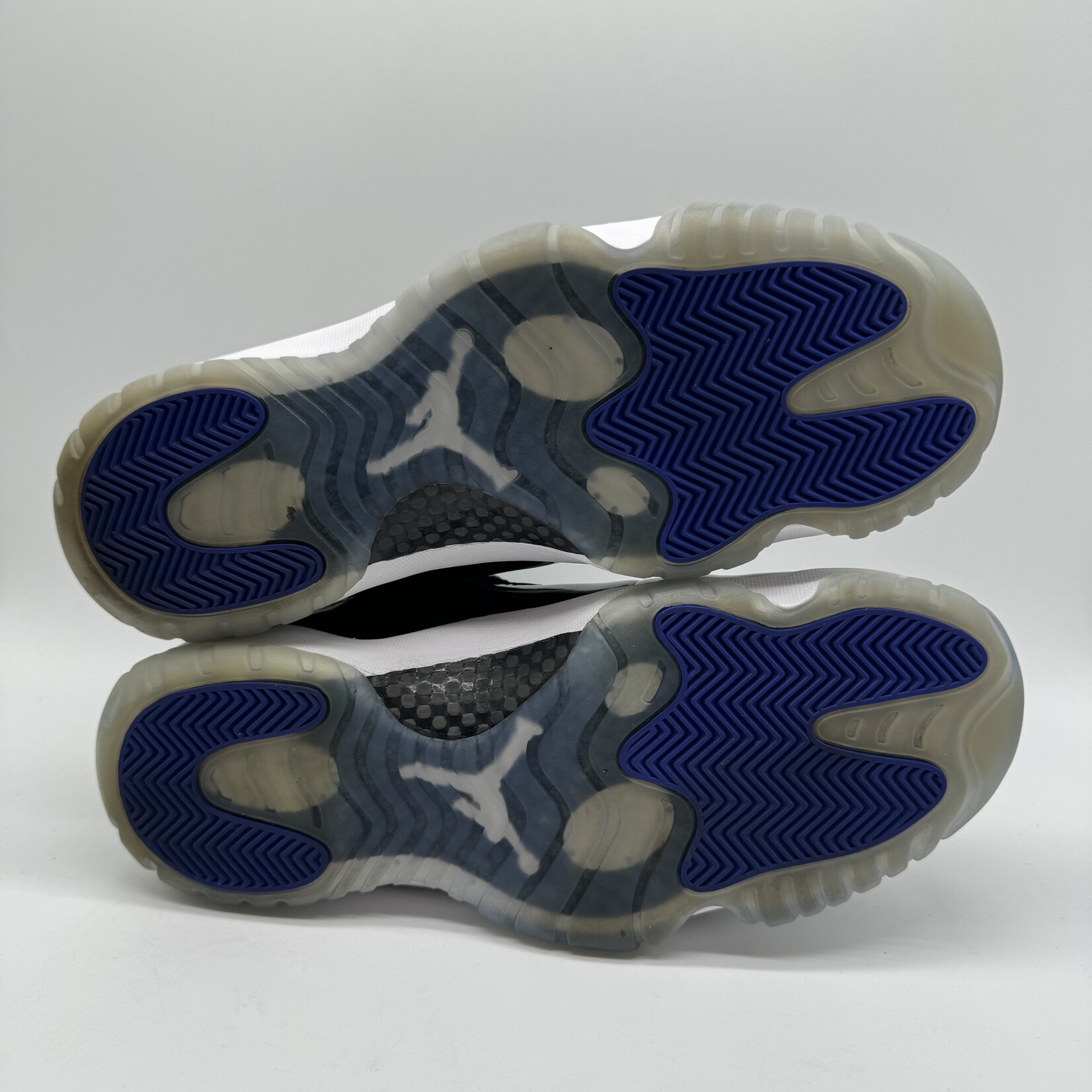 Jordan 11 Retro Space Jam (2016)