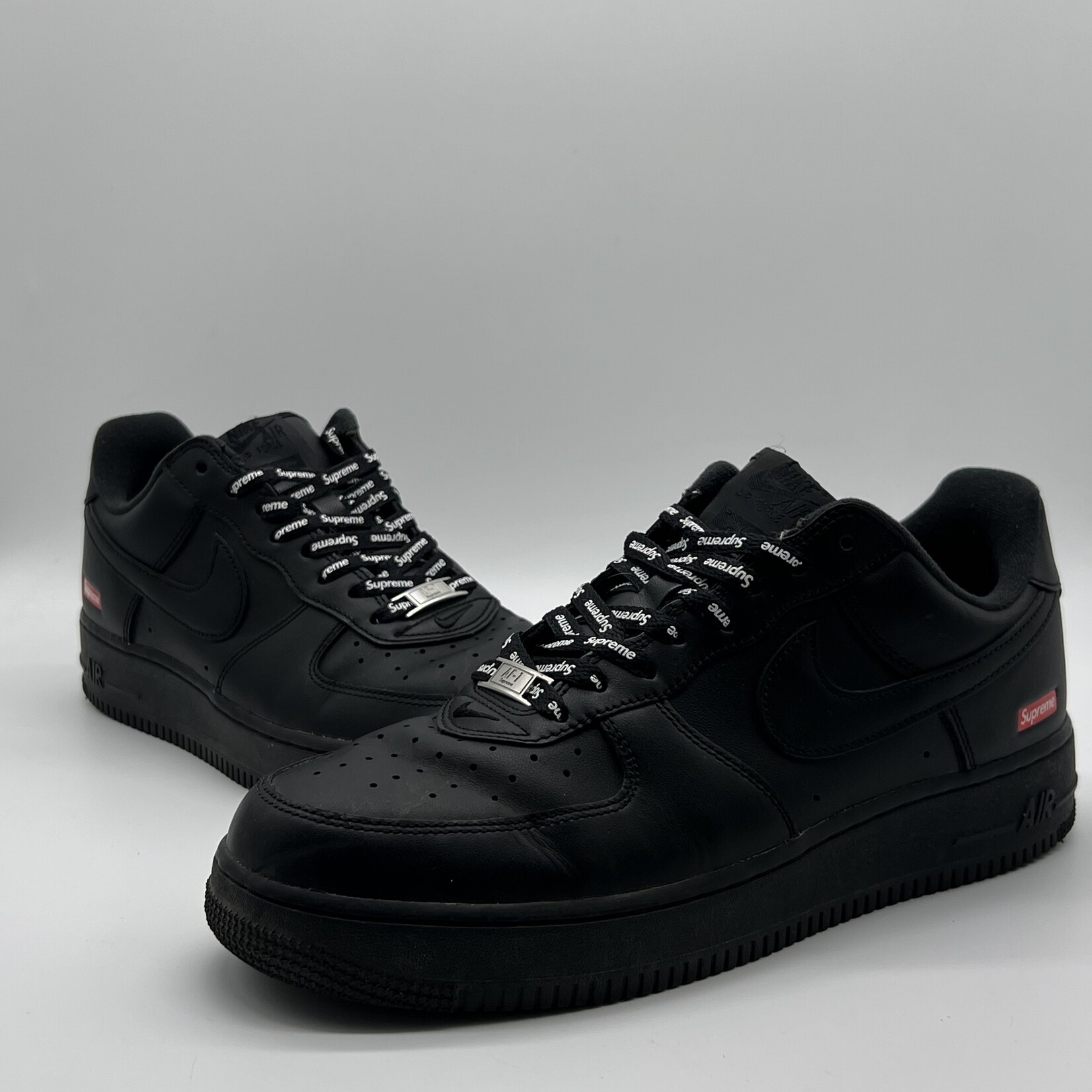 Nike Air Force 1 Low Supreme Black