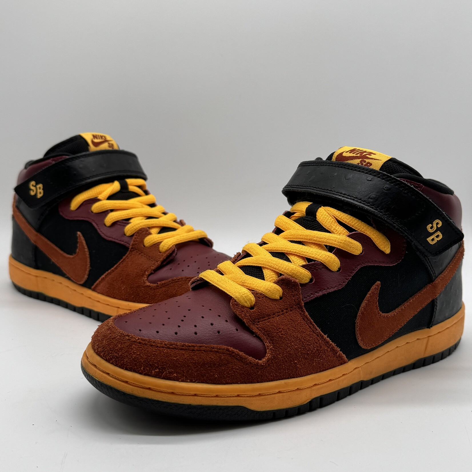 Nike SB Dunk Mid Ostrich Team Red