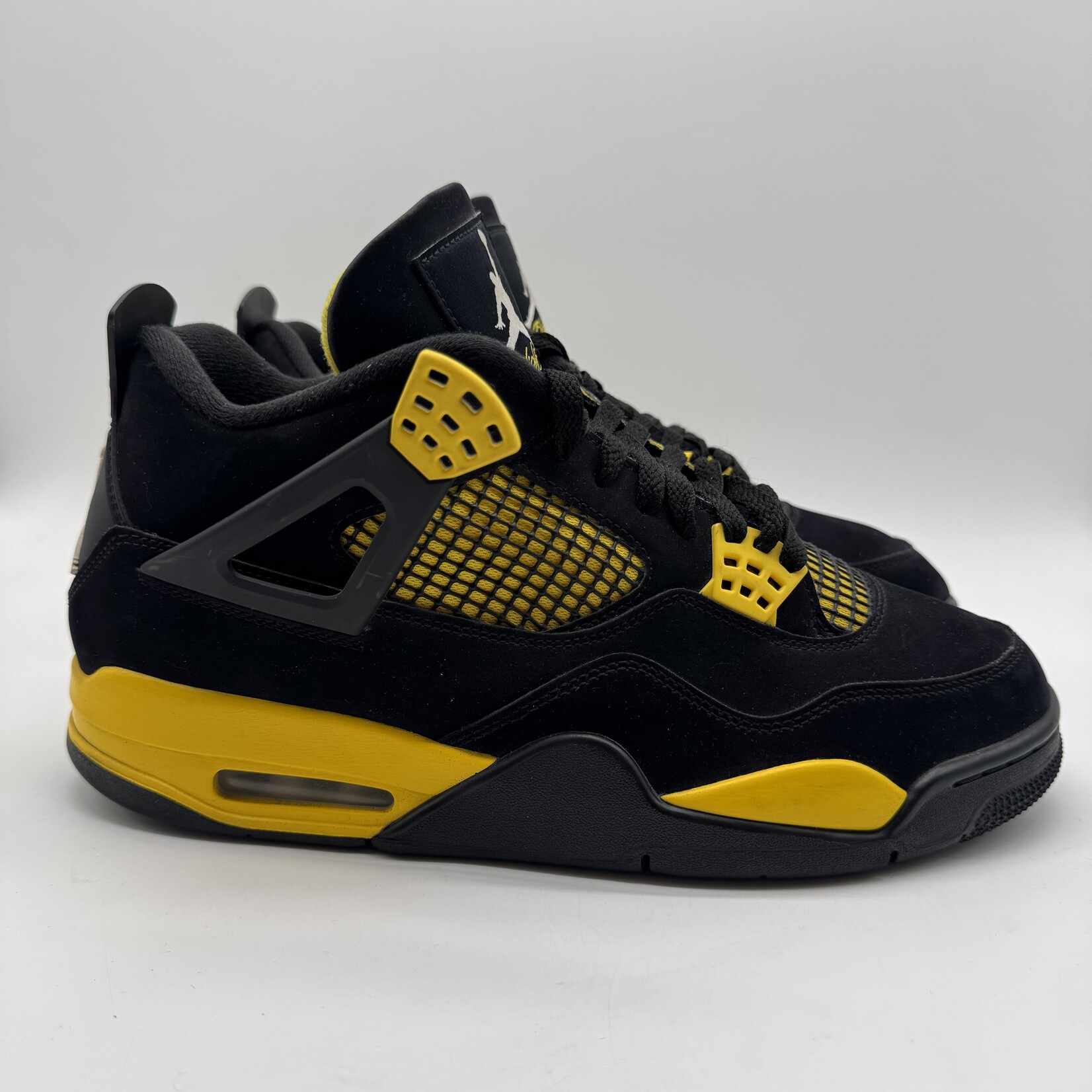 Jordan 4 Retro Thunder (2023)
