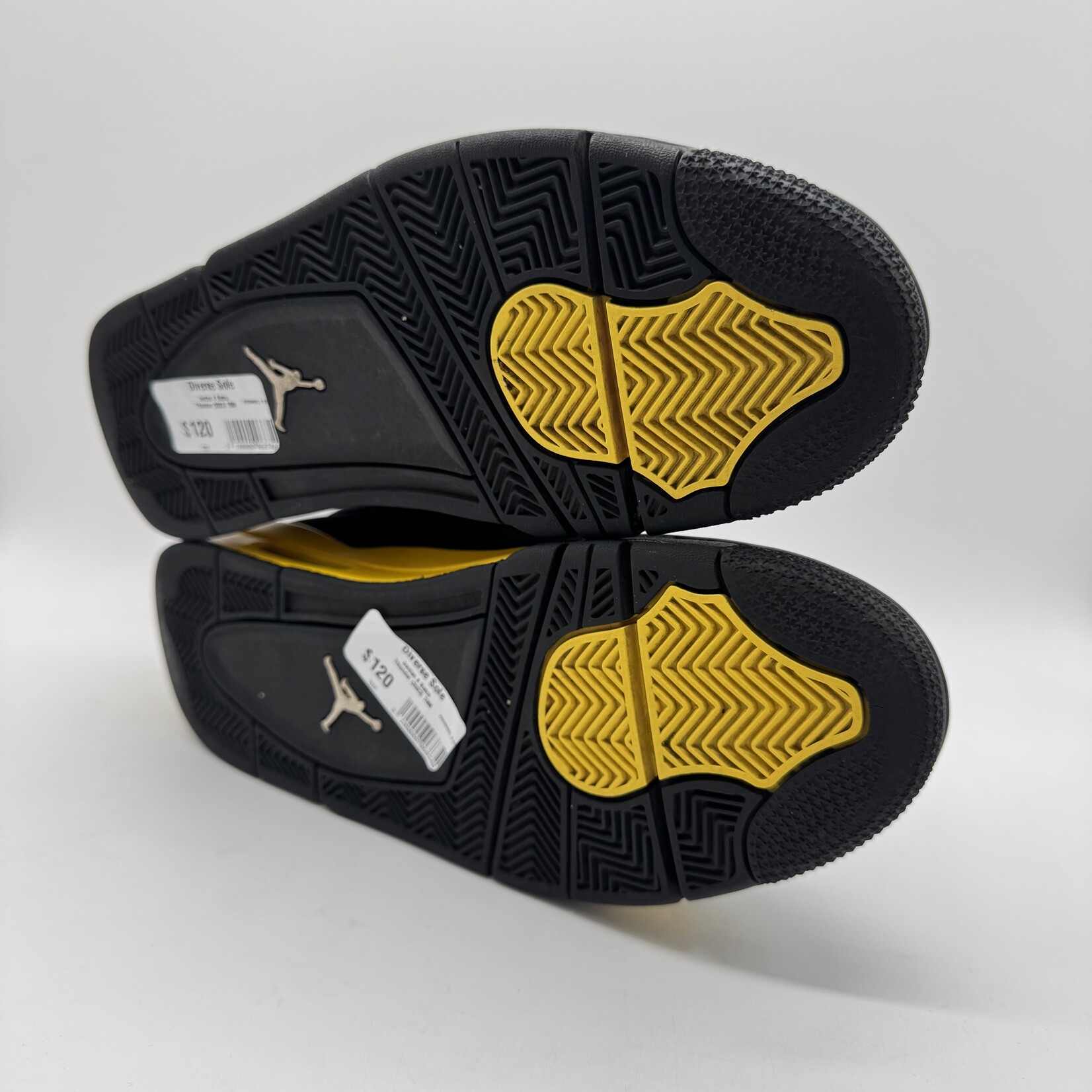 Jordan 4 Retro Thunder (2023)