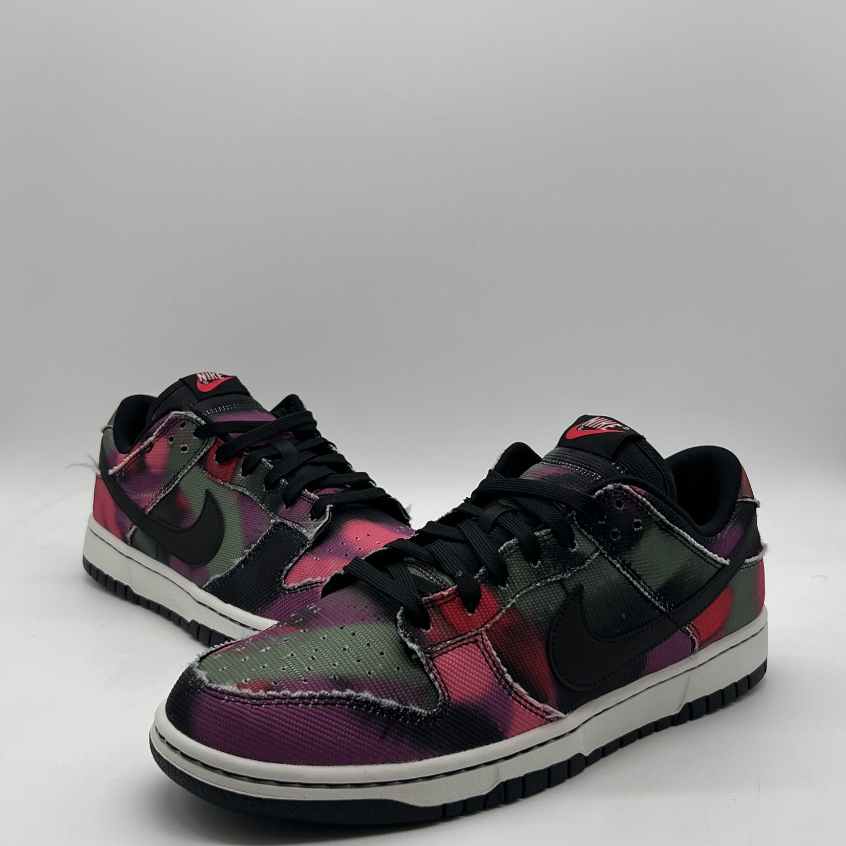 Nike Dunk Low Graffiti Pink