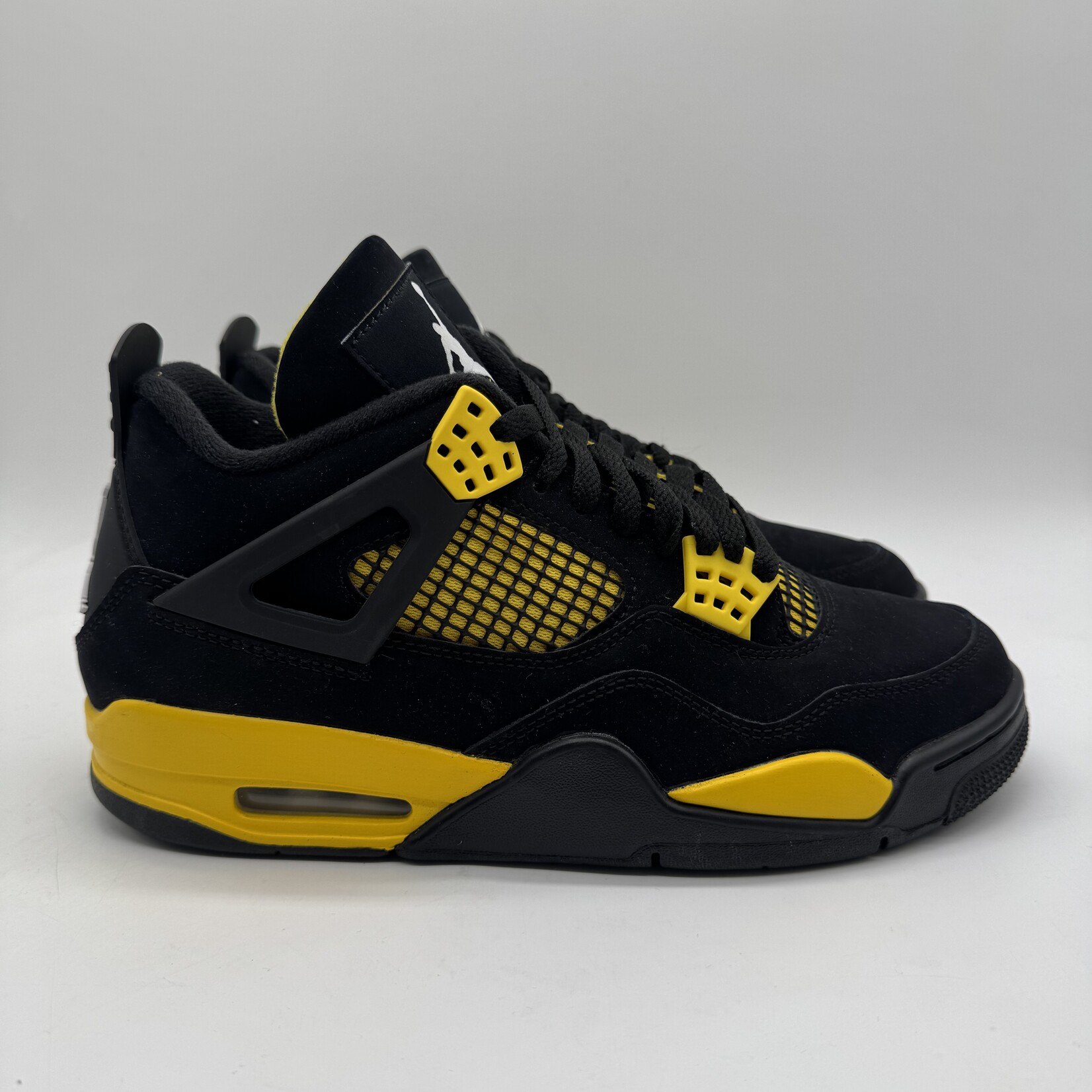 Jordan 4 Retro Thunder (2023)