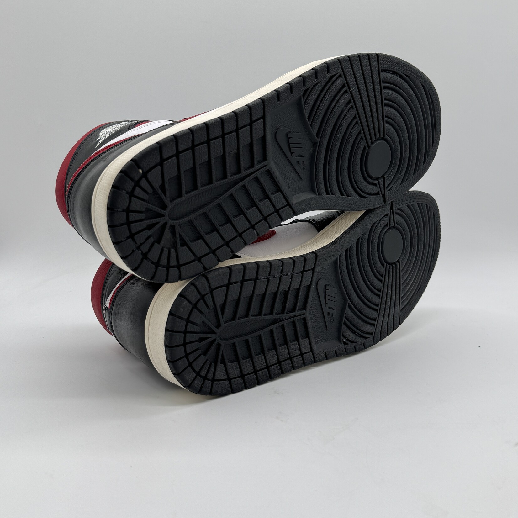 Jordan 1 Retro High Black Gym Red