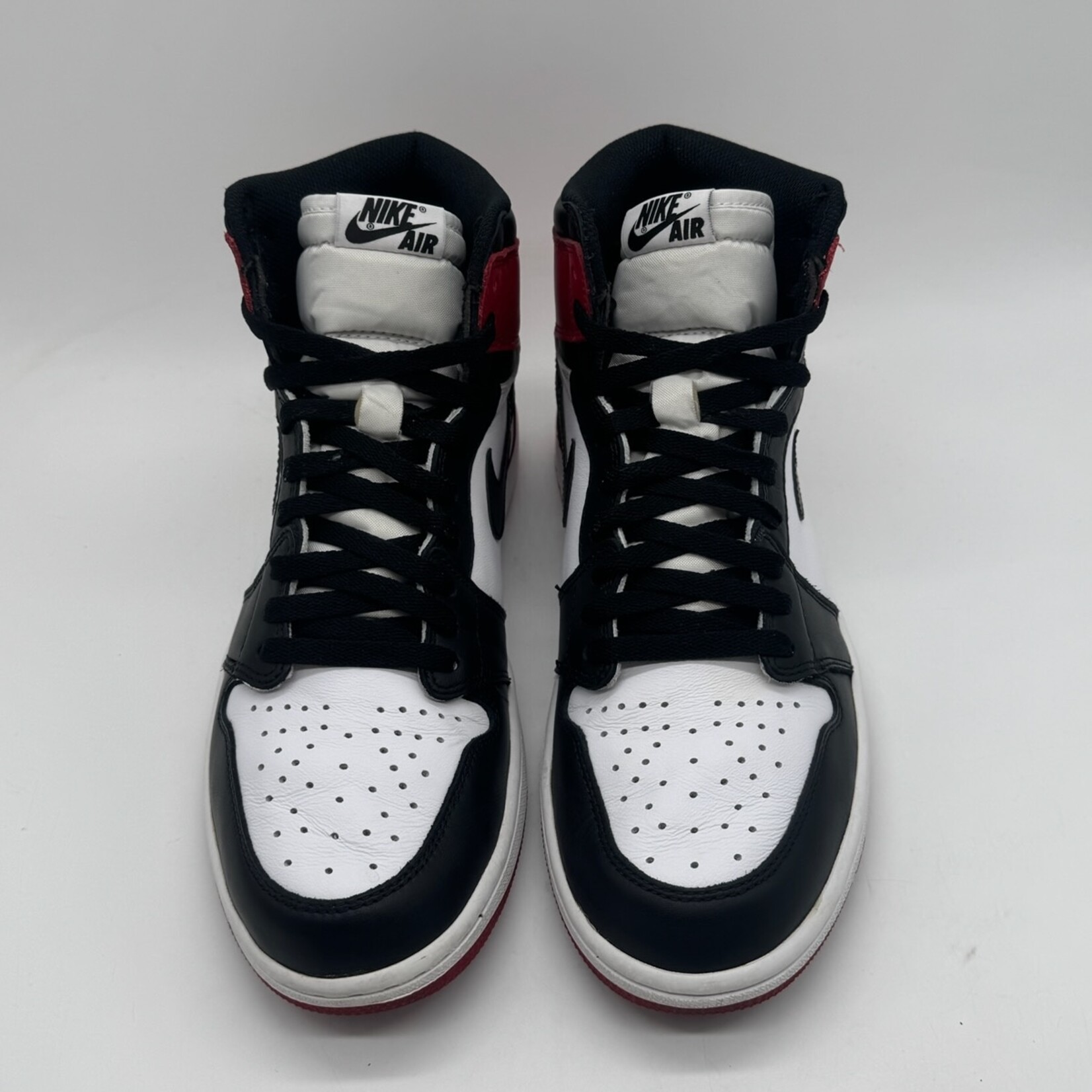 Jordan 1 Retro Black Toe (2016)